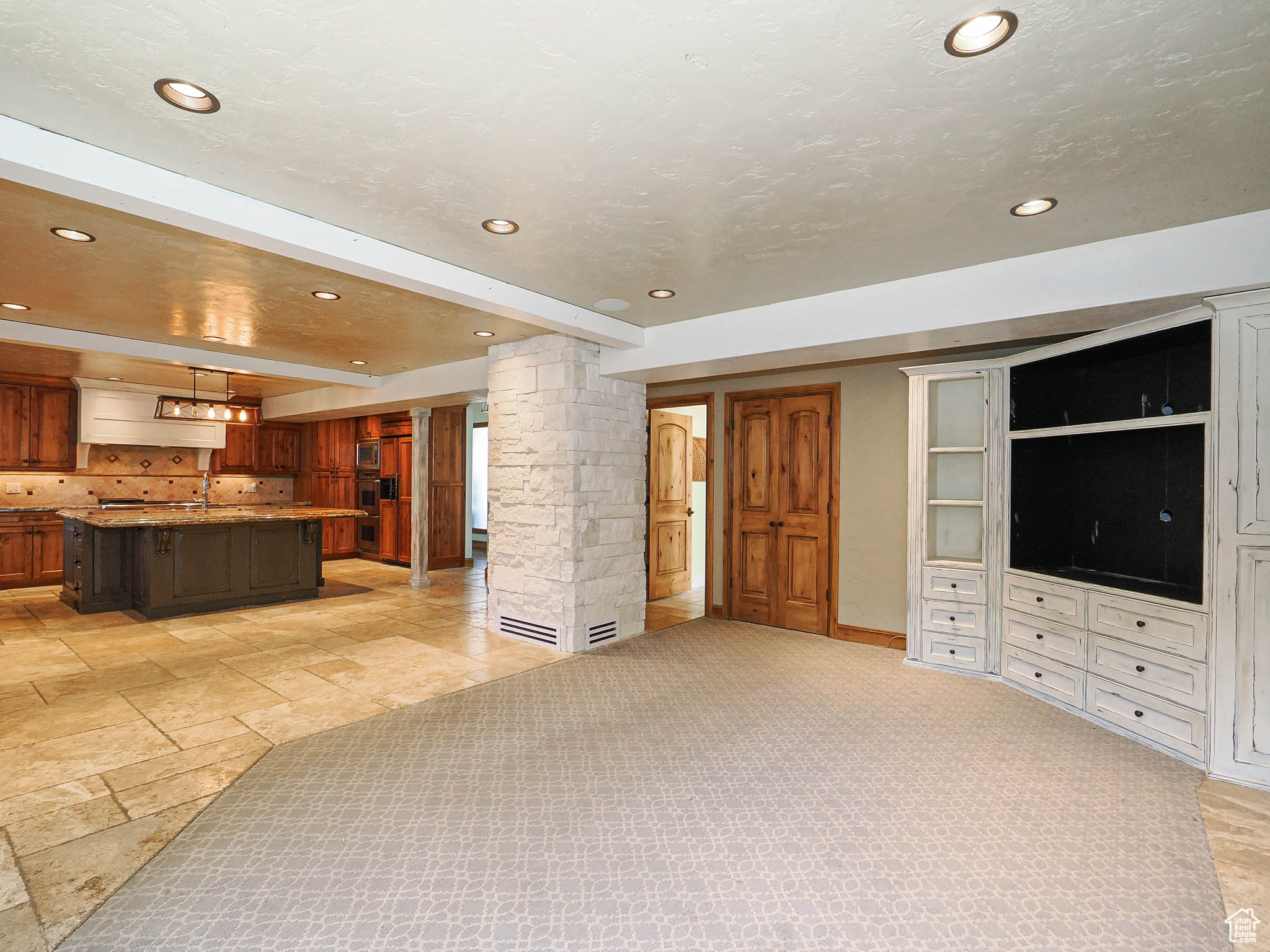 BRIDLEWALK - Residential