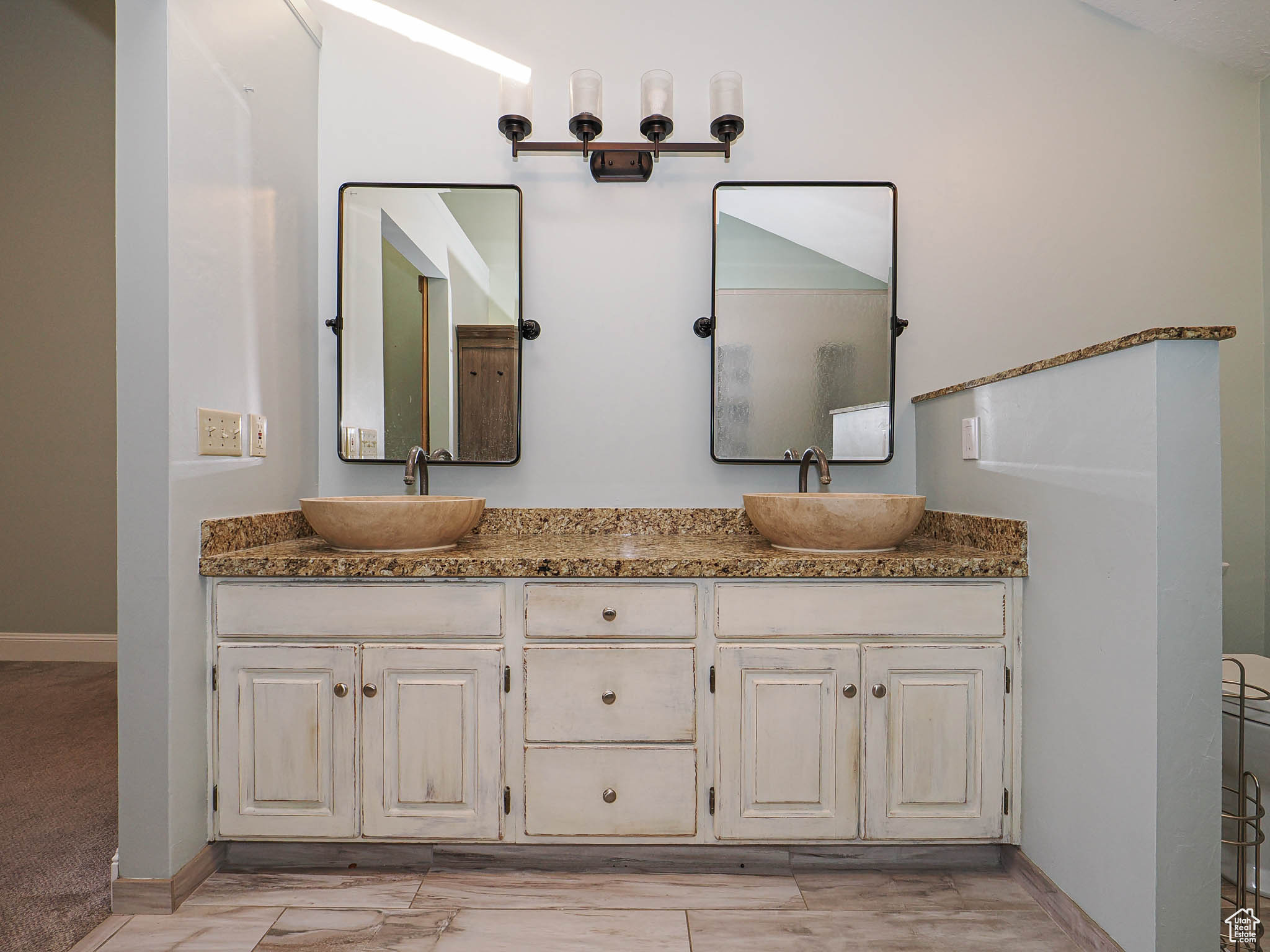 BRIDLEWALK - Residential