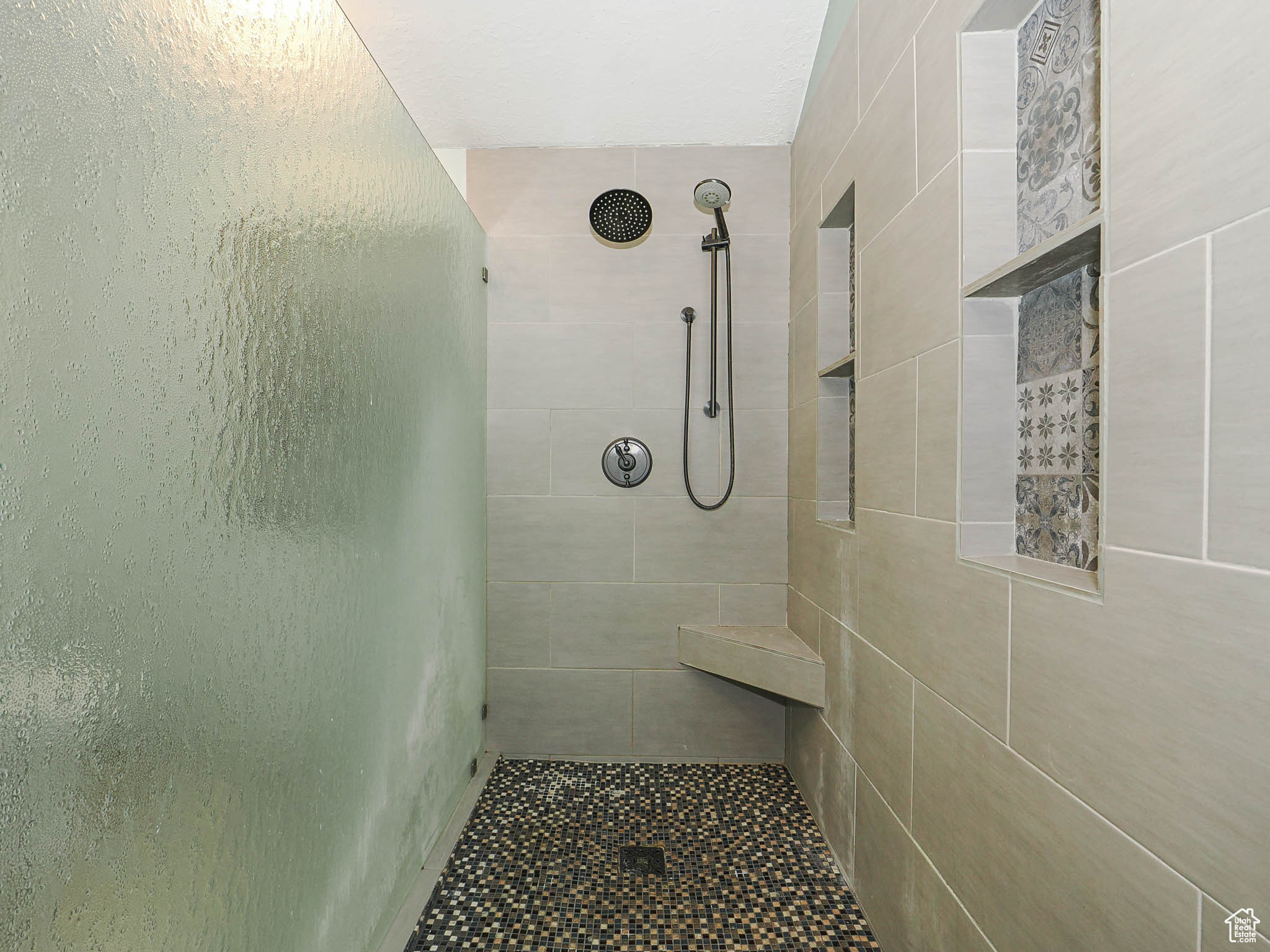 BRIDLEWALK - Residential