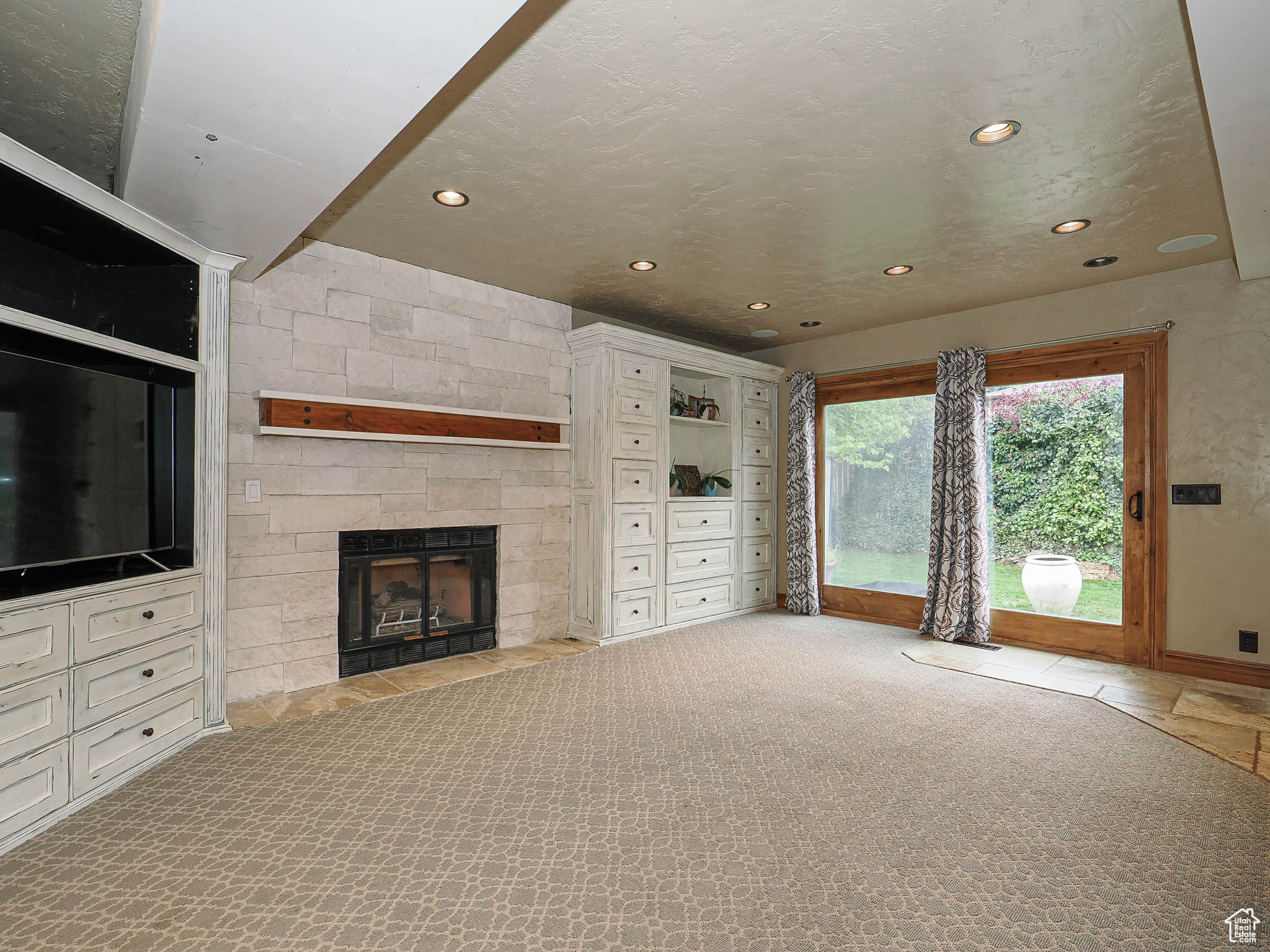BRIDLEWALK - Residential