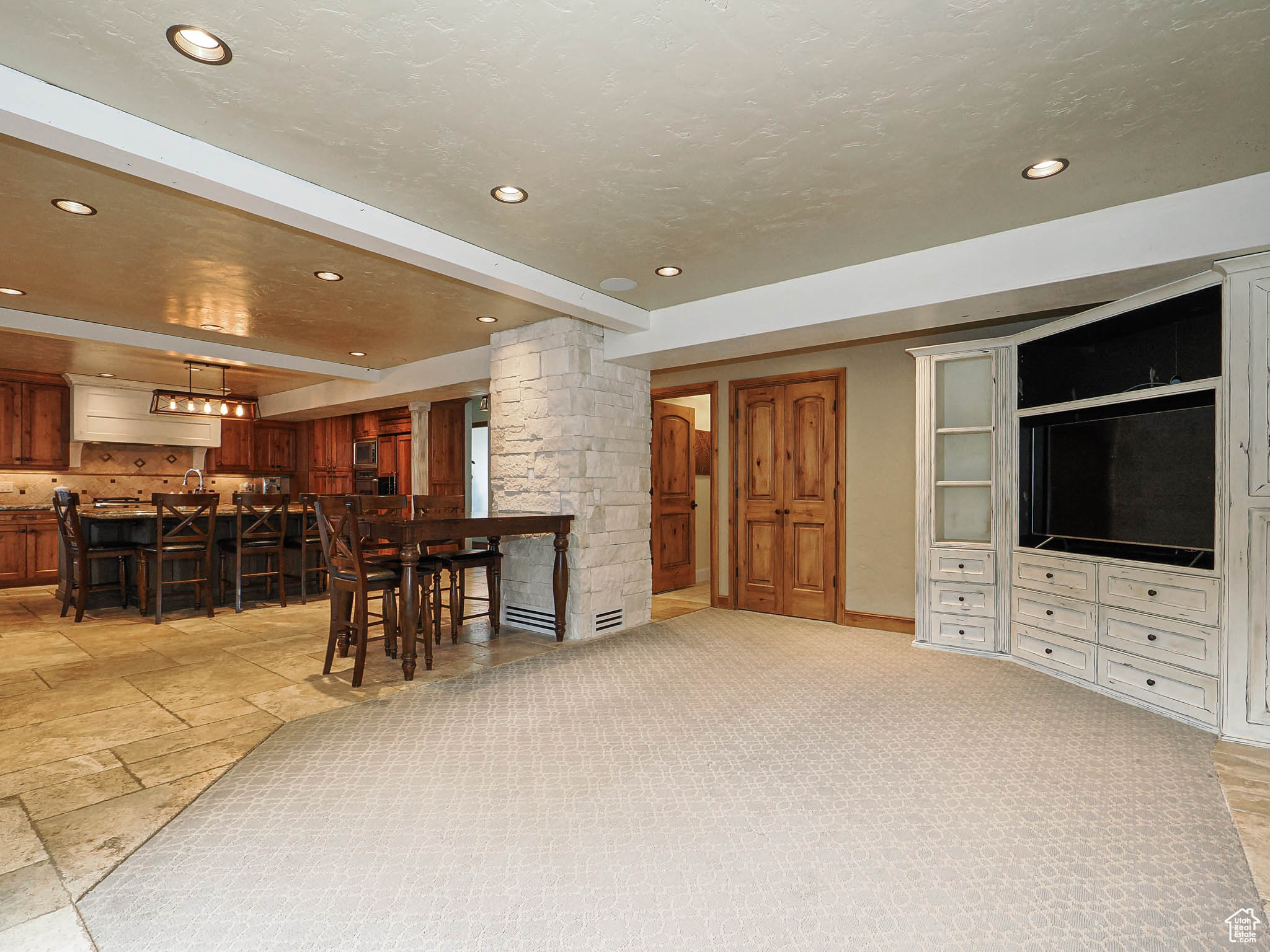 BRIDLEWALK - Residential
