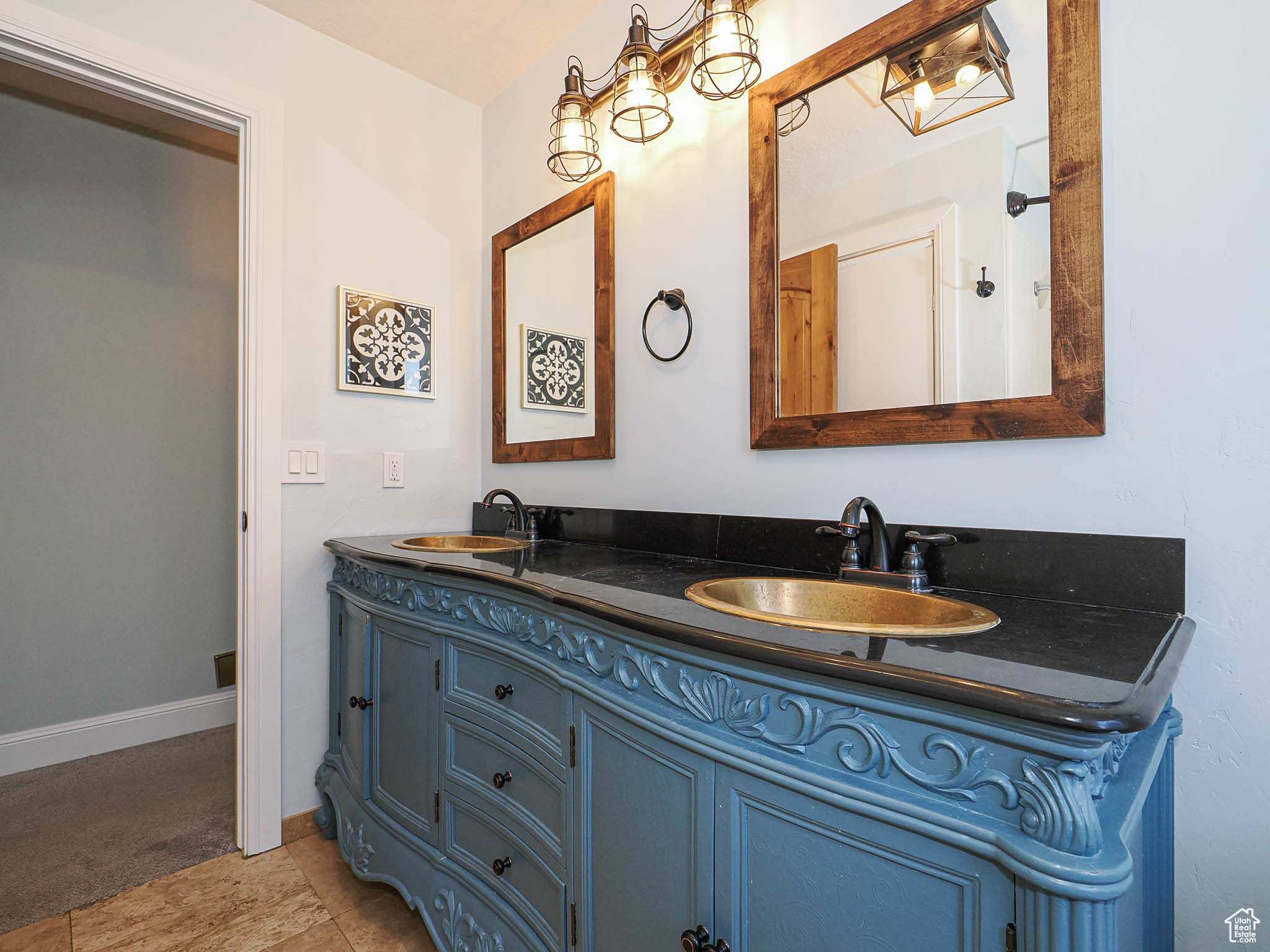 BRIDLEWALK - Residential