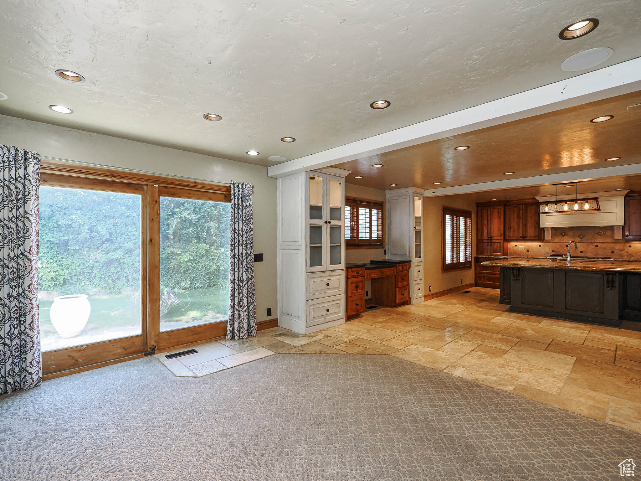 BRIDLEWALK - Residential