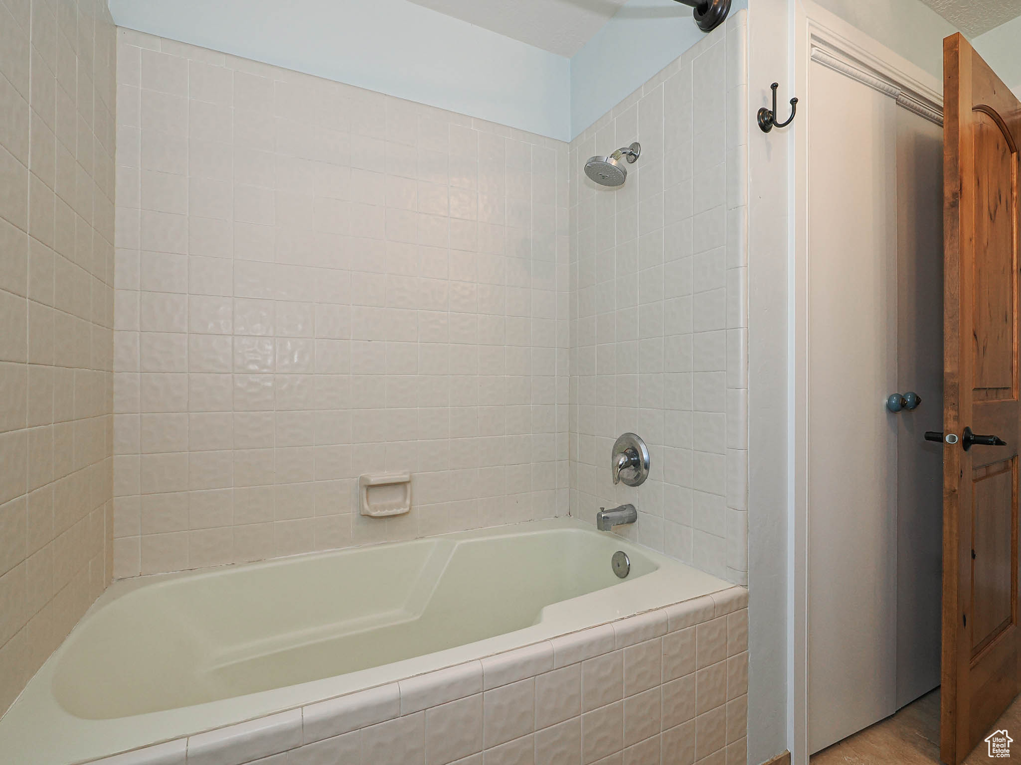 BRIDLEWALK - Residential