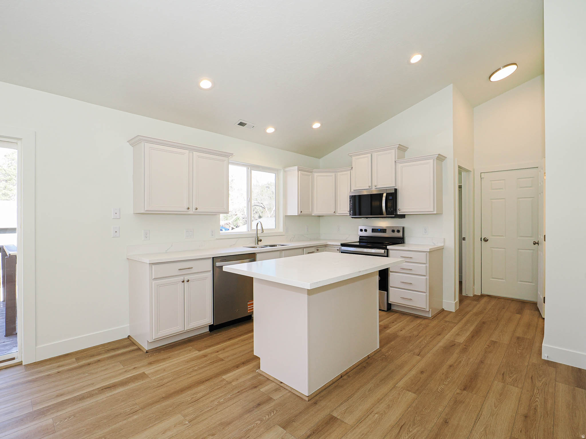 PAR FOUR PLACE - Residential