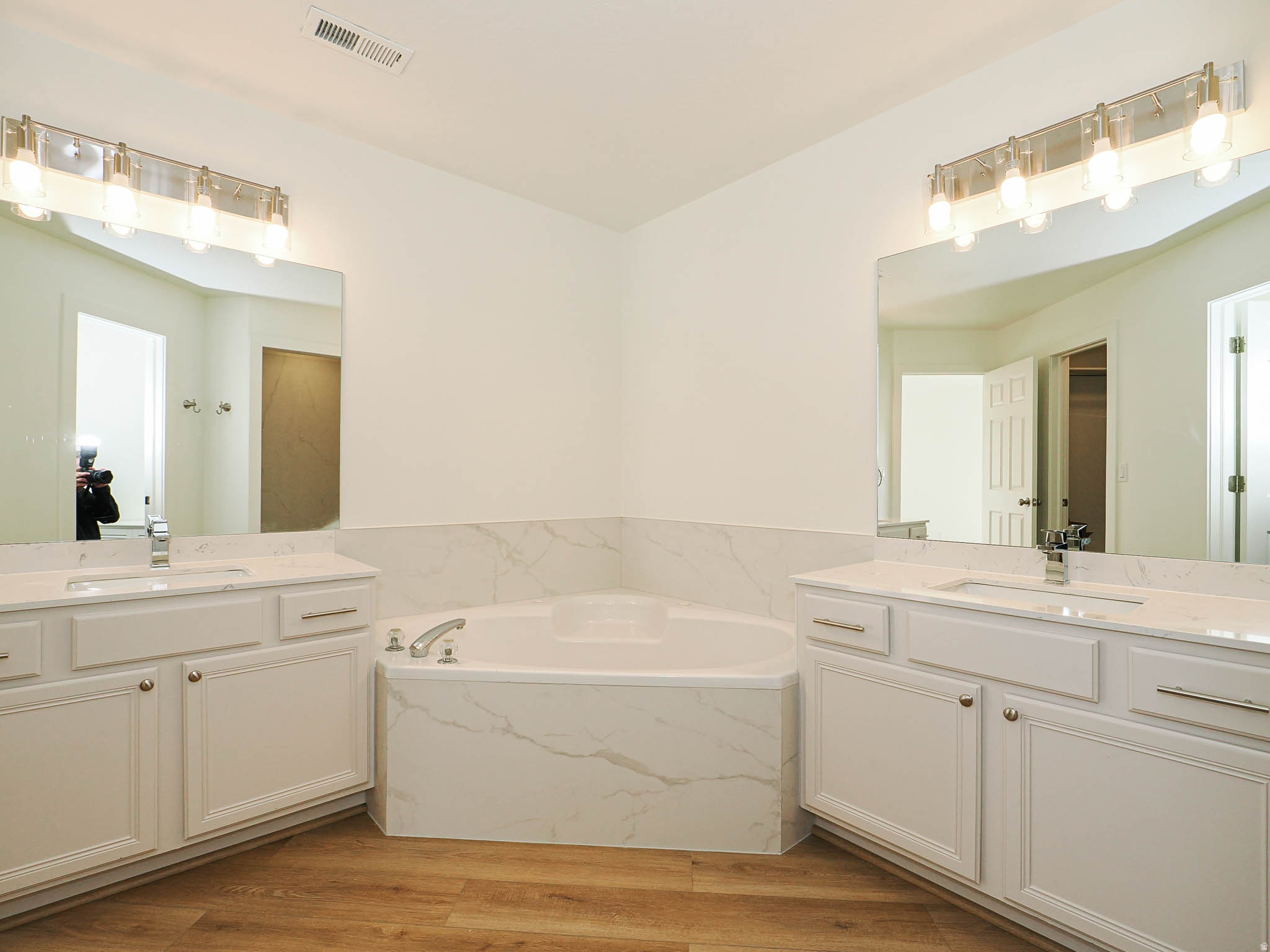 PAR FOUR PLACE - Residential