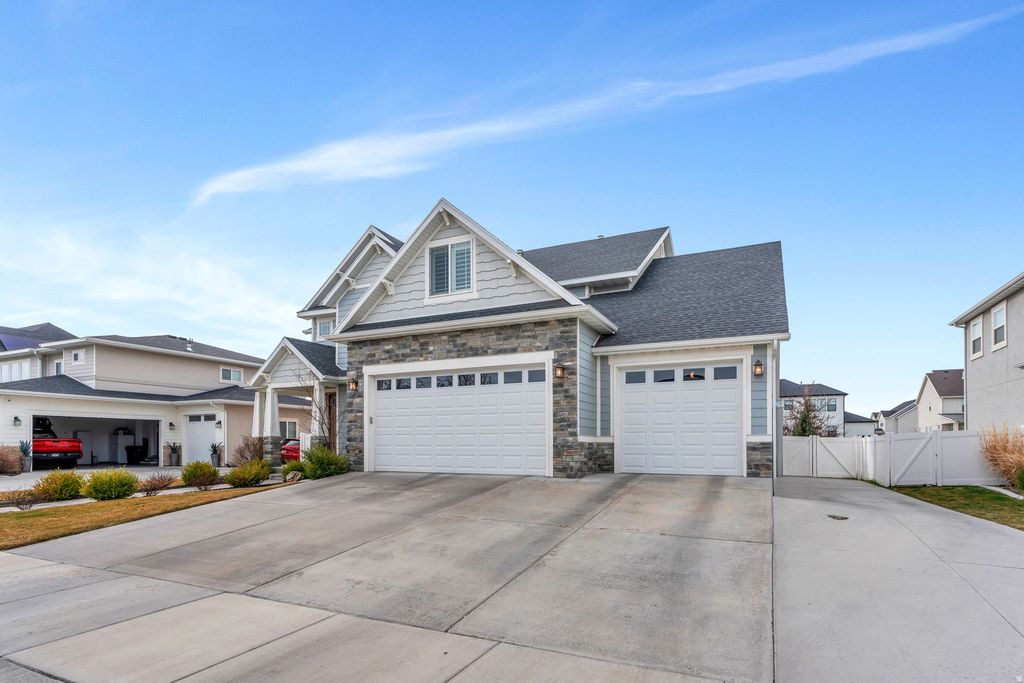 Photo of 198 E ZINFANDEL LN, Vineyard, UT 84059 (MLS # 2143661)