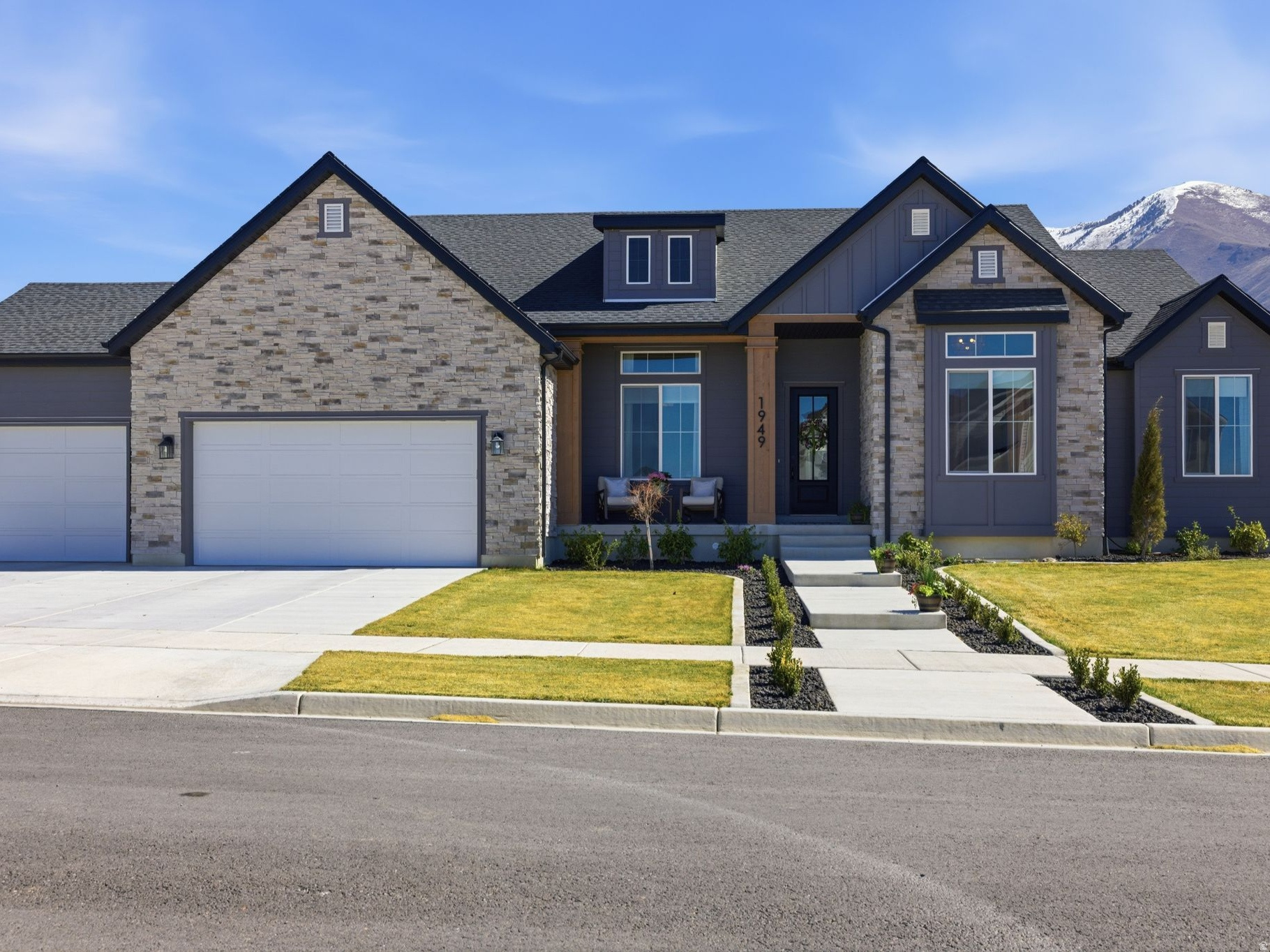 HIGH SKY ESTATES - Residential