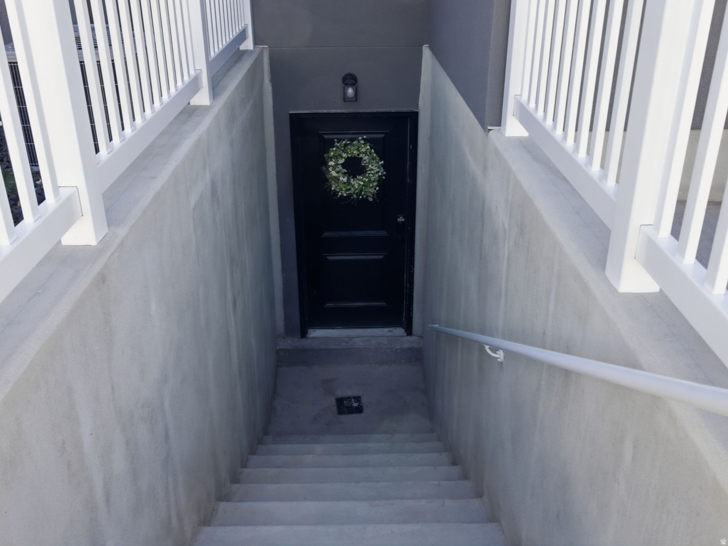 HIGH SKY ESTATES - Residential