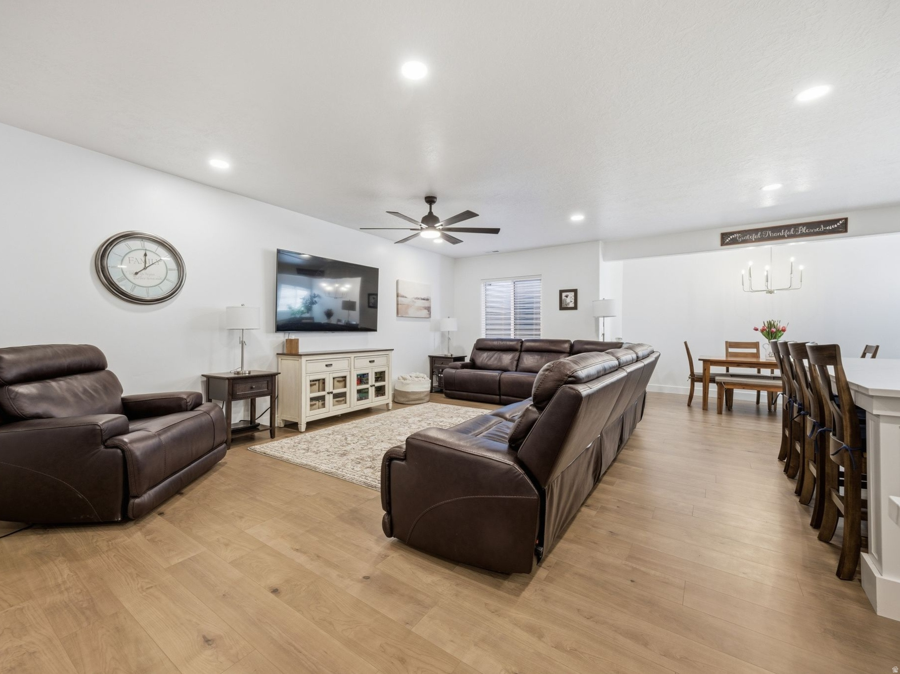 HIGH SKY ESTATES - Residential