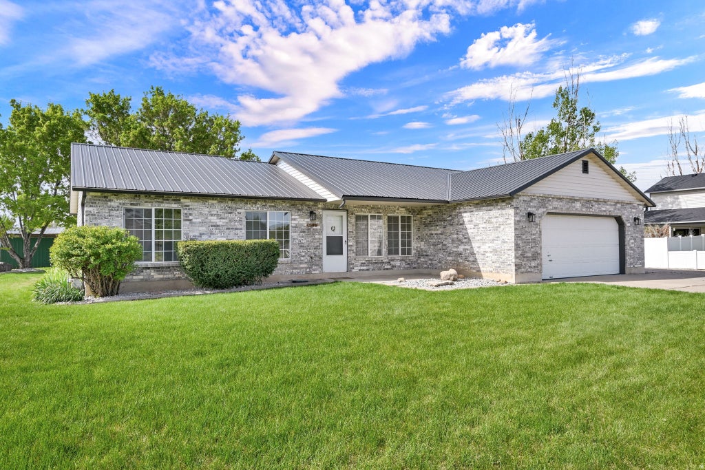 Photo of 4565 W 4350 S, West Haven, UT 84401 (MLS # 2170189)