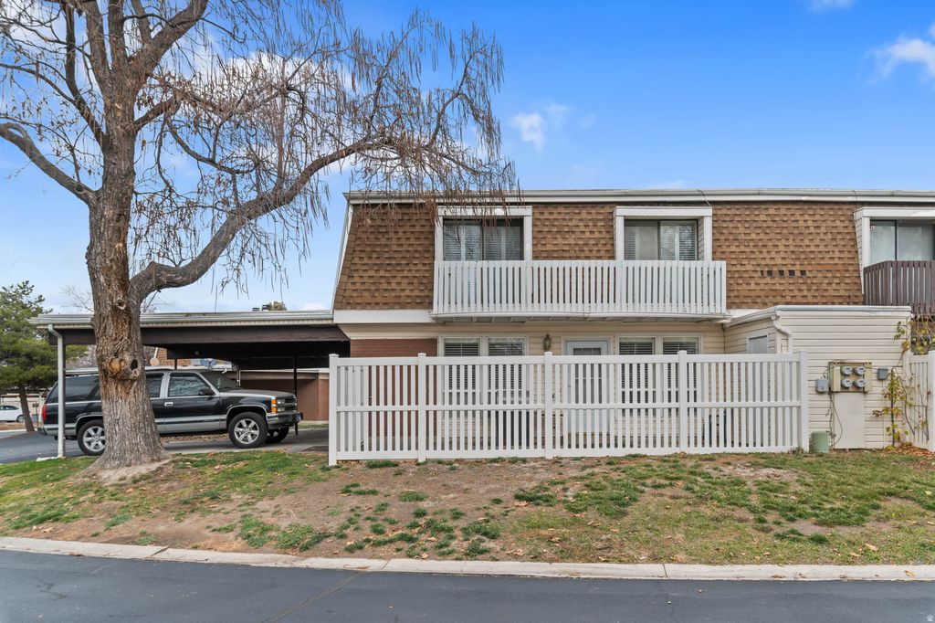 Photo of 5974 S SULTAN CIR E, Murray, UT 84107 (MLS # 2133342)