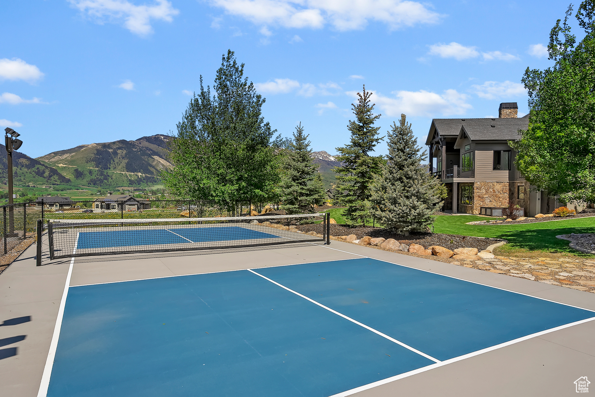 EAGLE RIDGE - Residential
