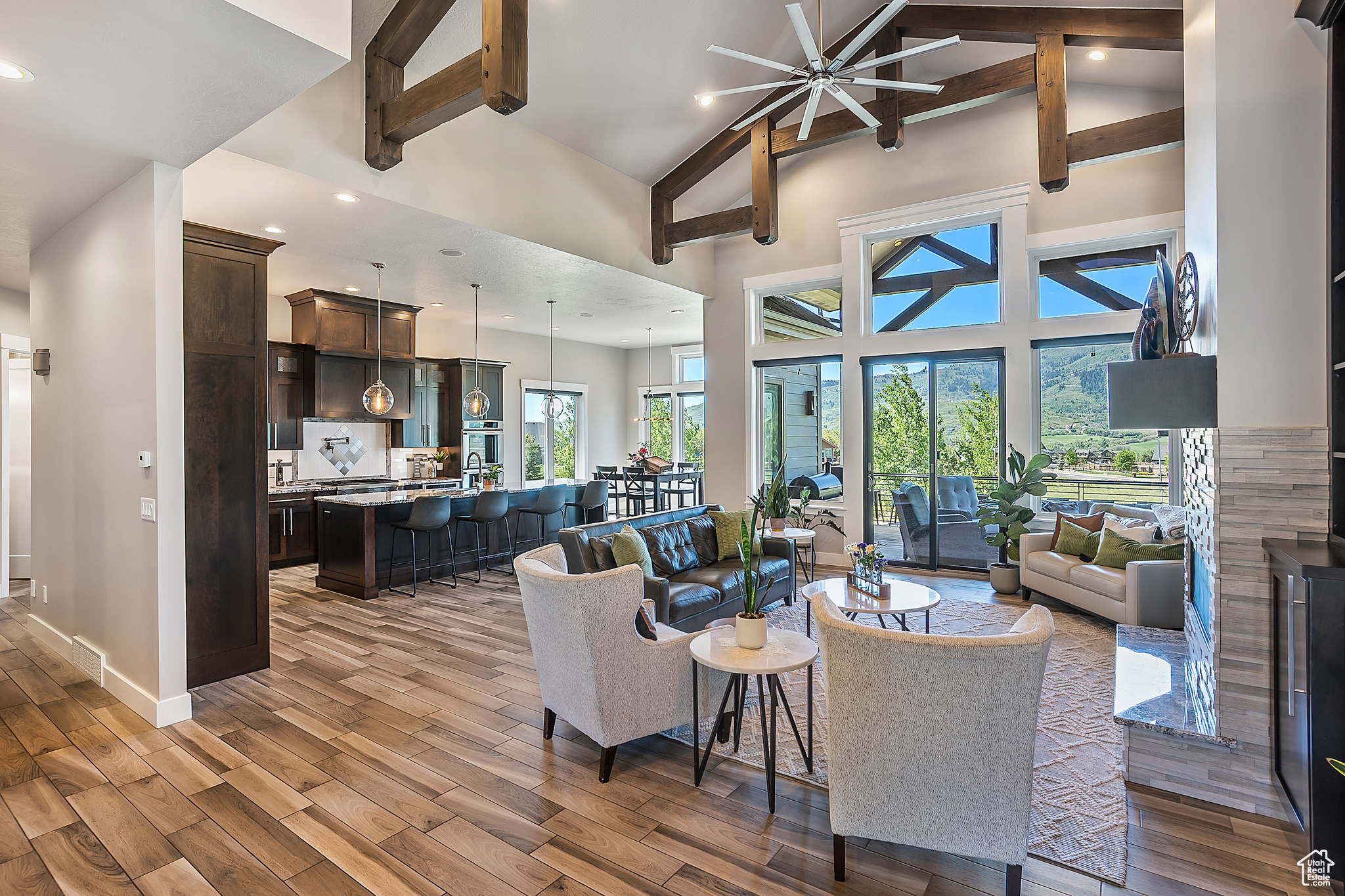 EAGLE RIDGE - Residential