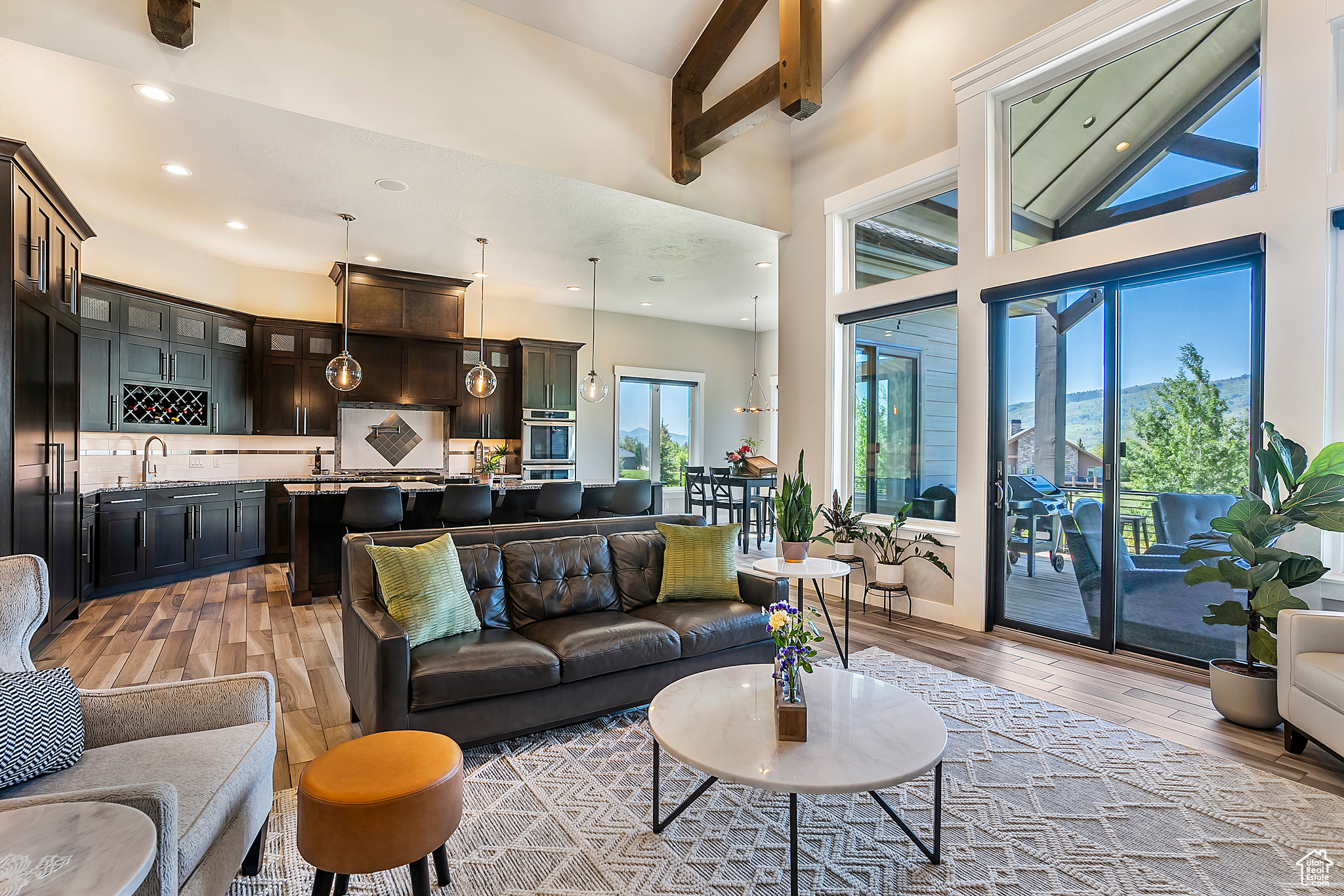 EAGLE RIDGE - Residential