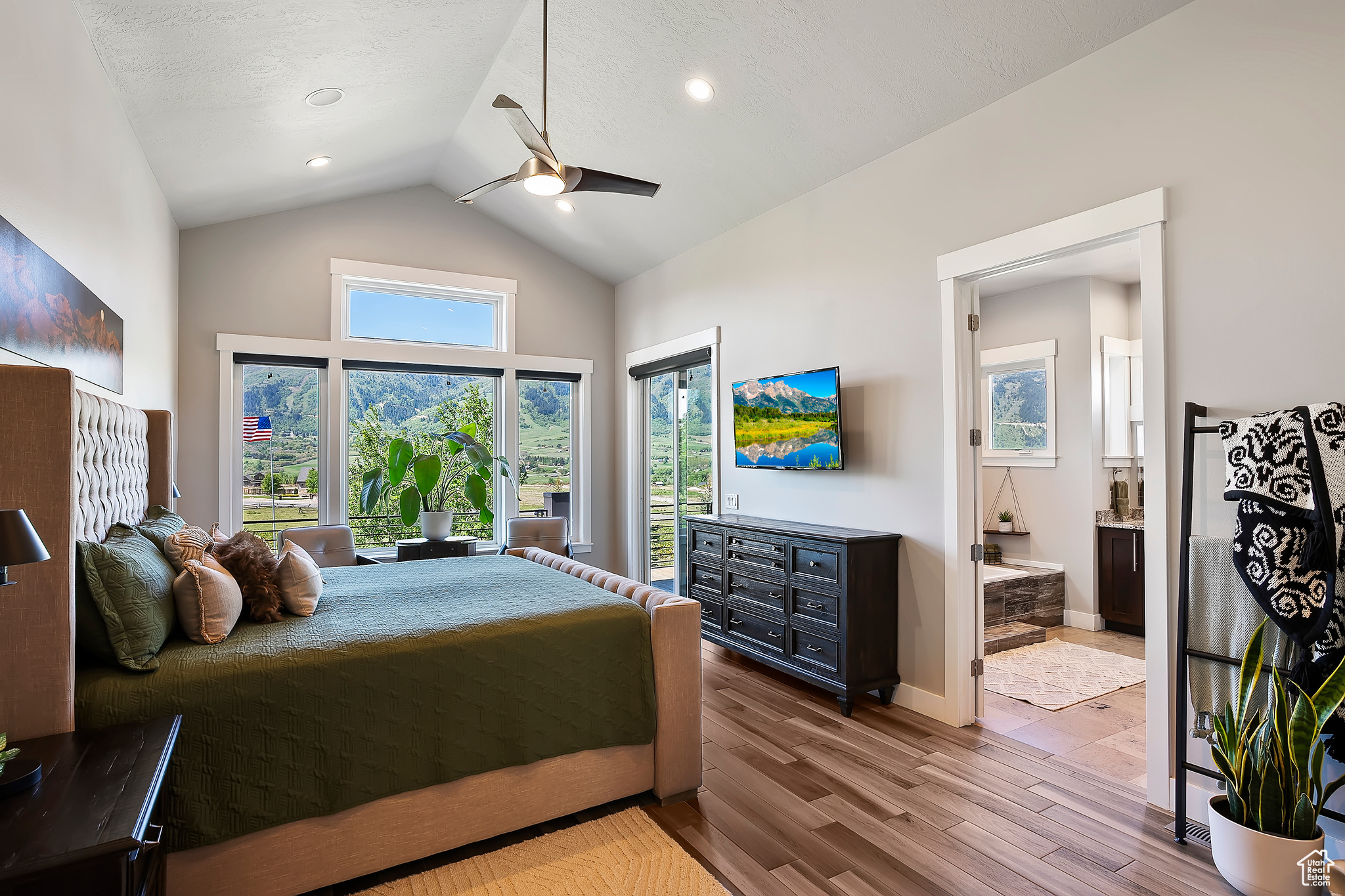 EAGLE RIDGE - Residential