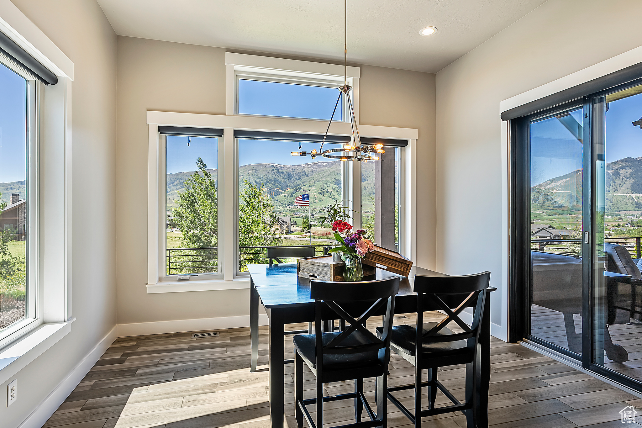 EAGLE RIDGE - Residential