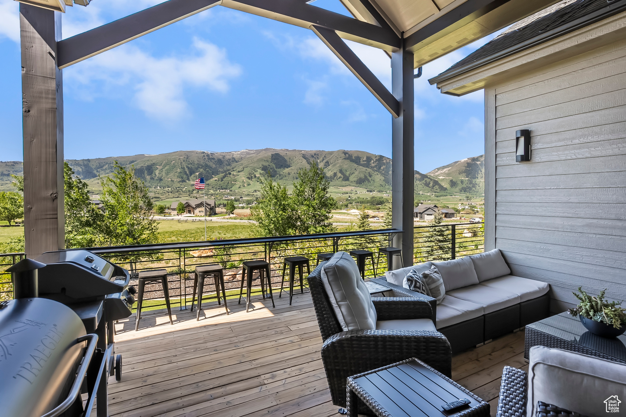 EAGLE RIDGE - Residential