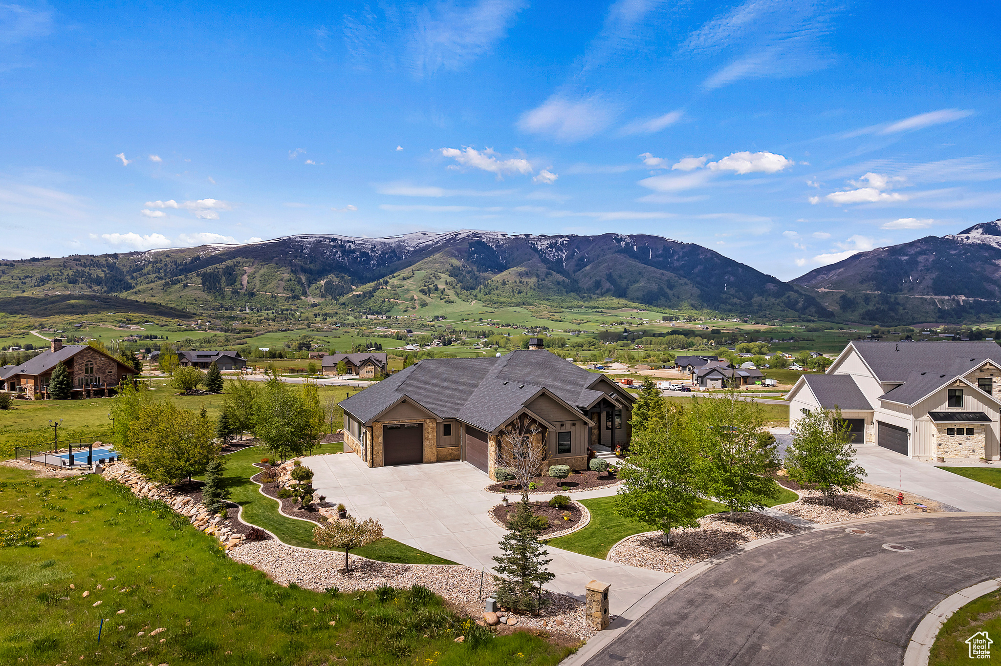 EAGLE RIDGE - Residential