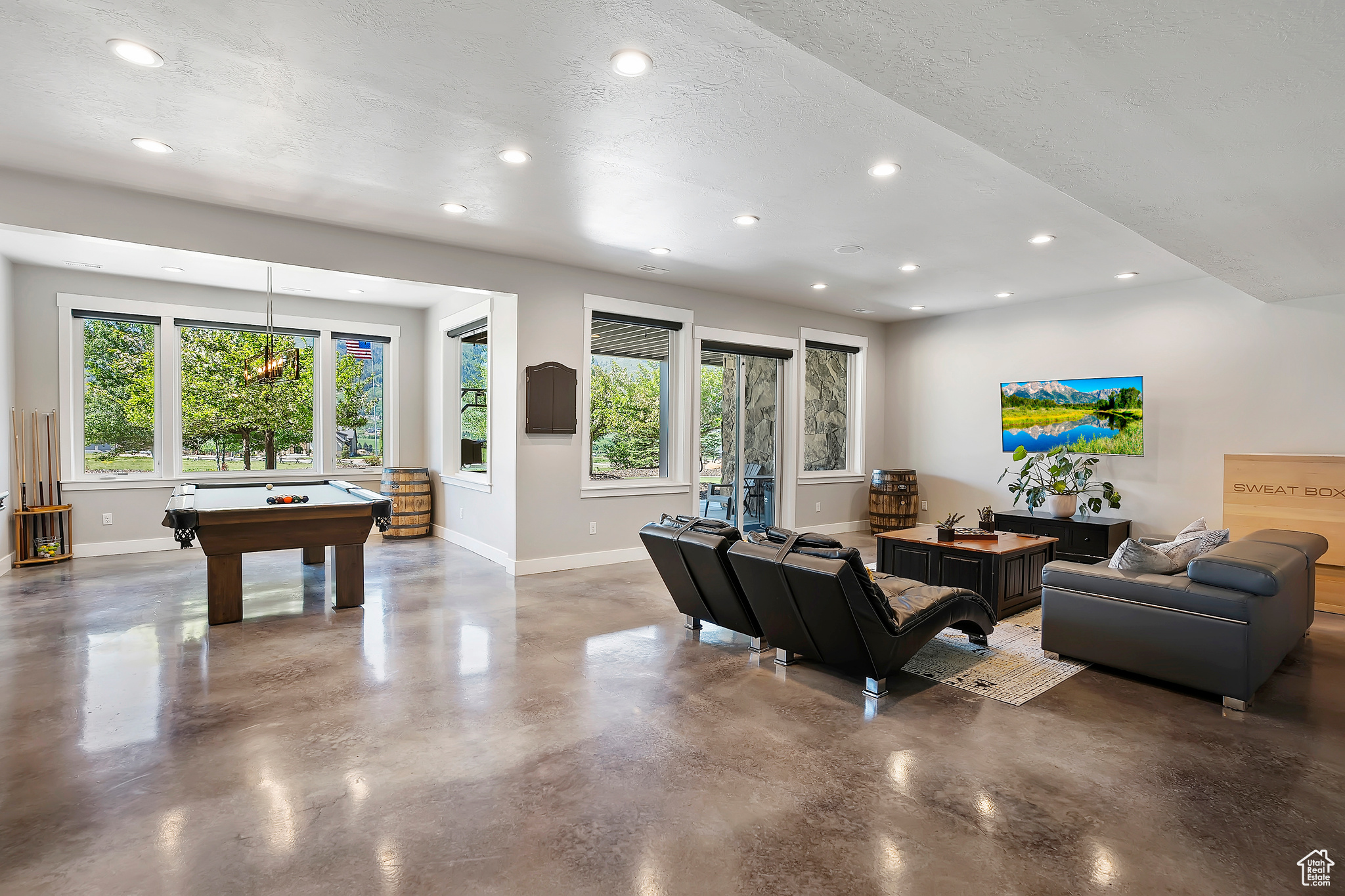 EAGLE RIDGE - Residential