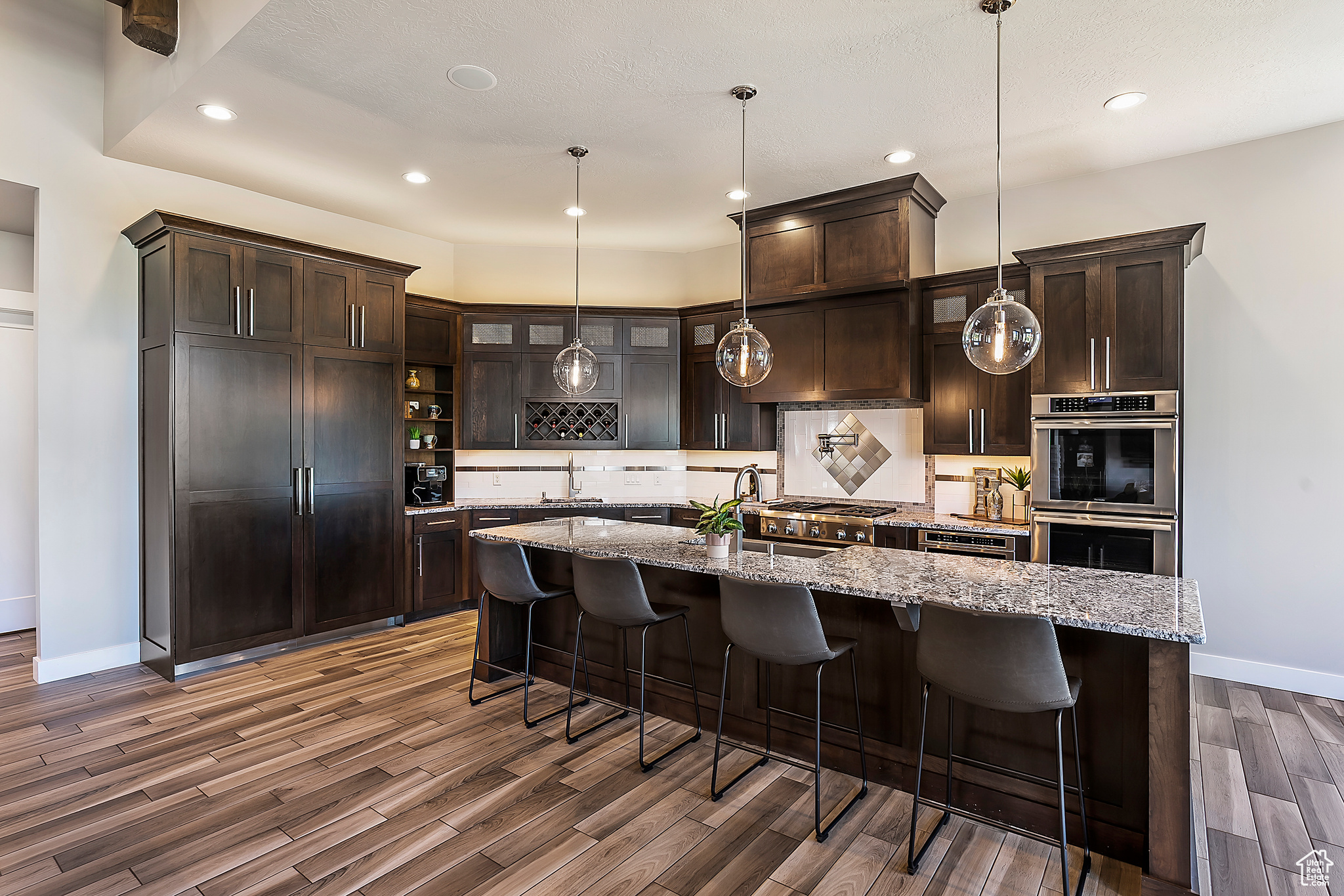 EAGLE RIDGE - Residential