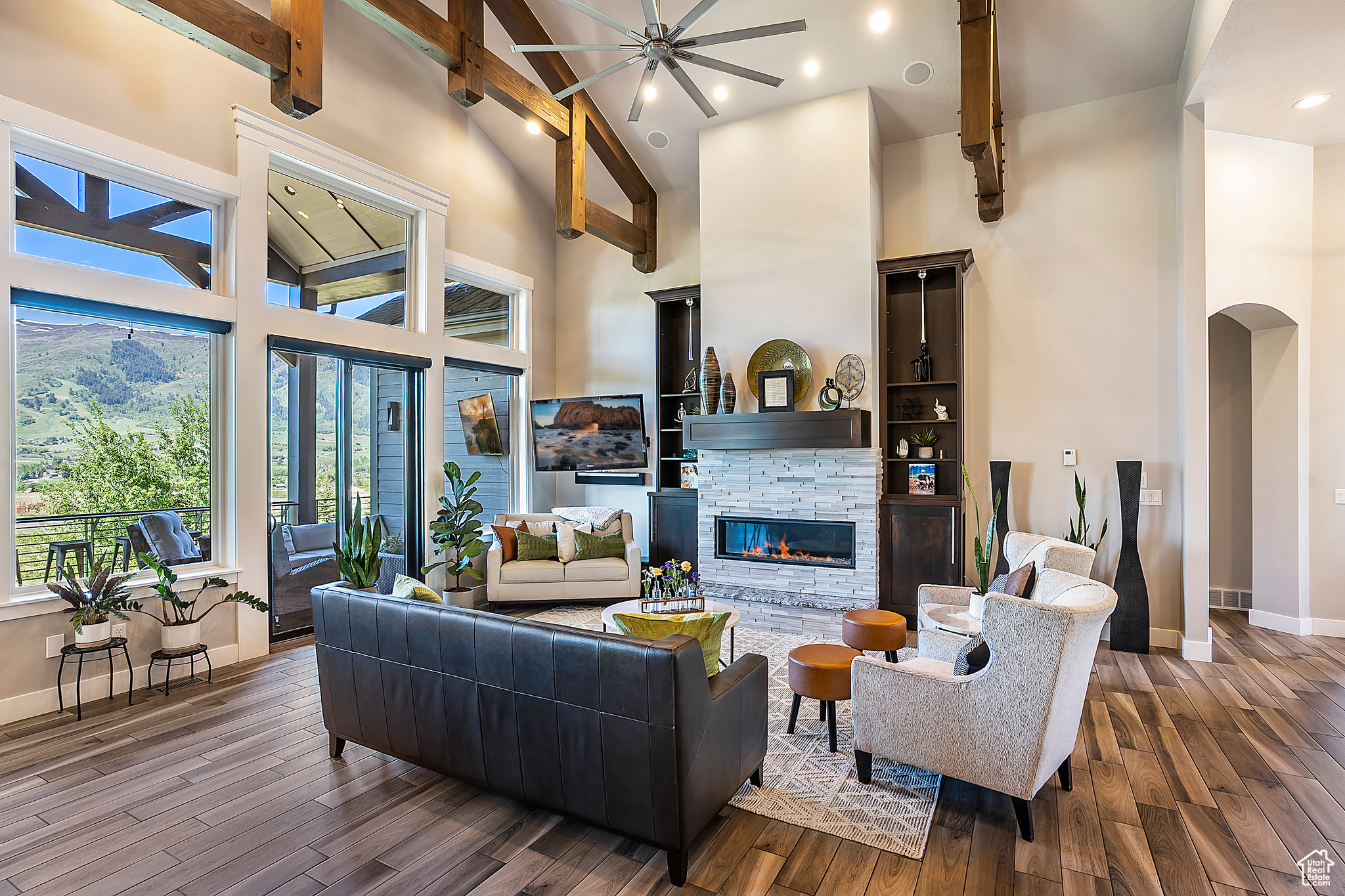 EAGLE RIDGE - Residential