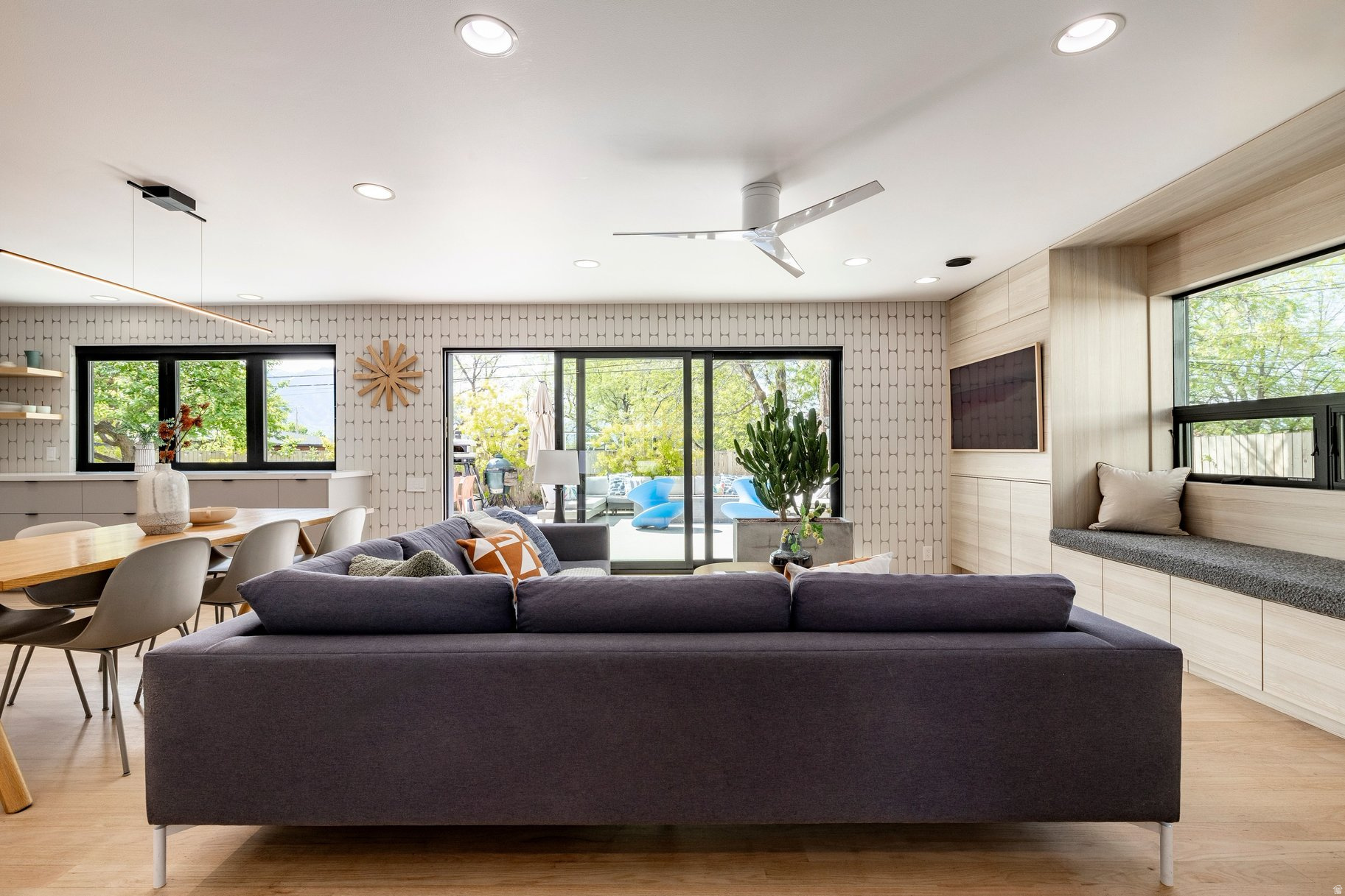 EL REY PARK - Residential