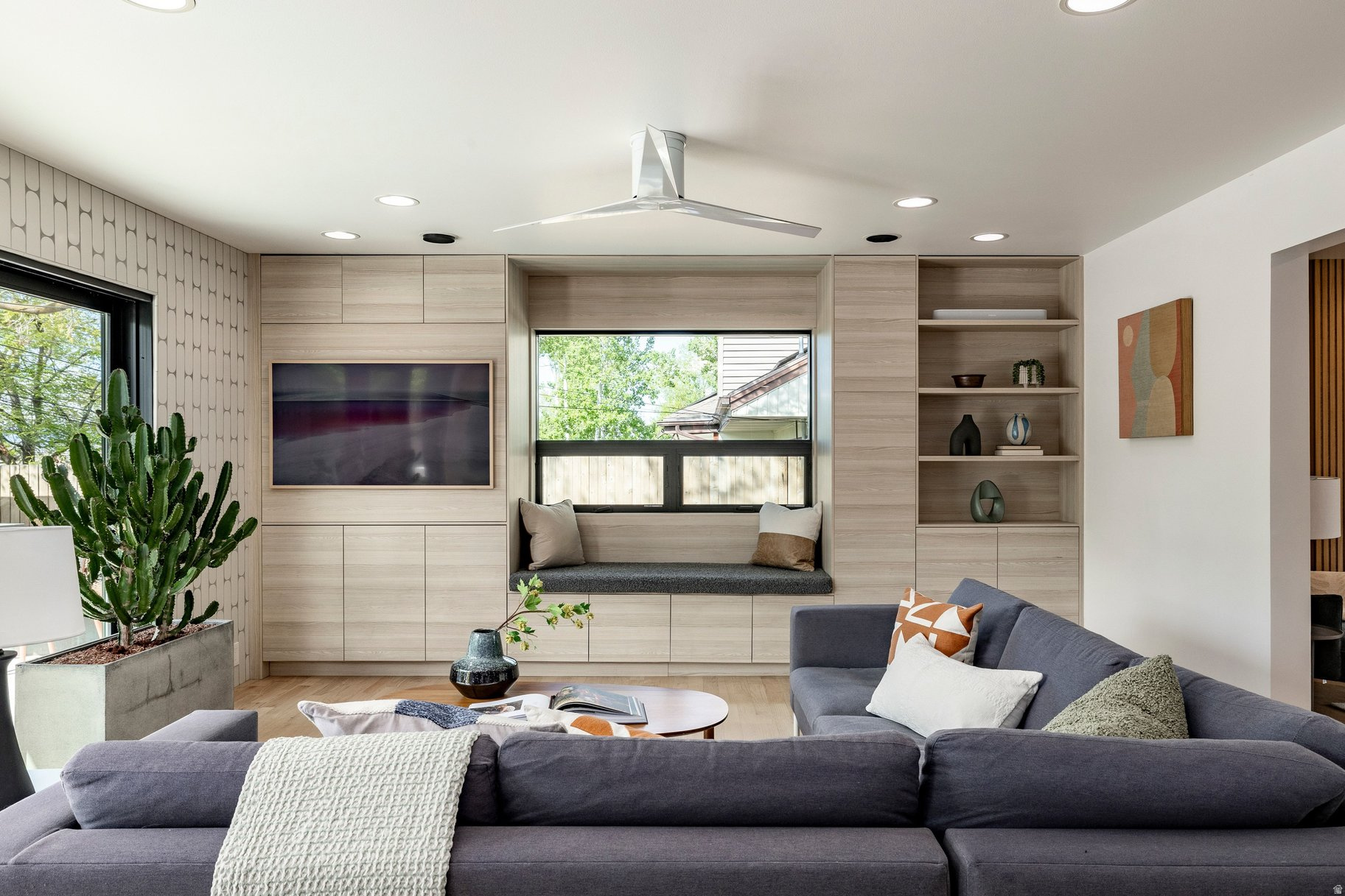 EL REY PARK - Residential