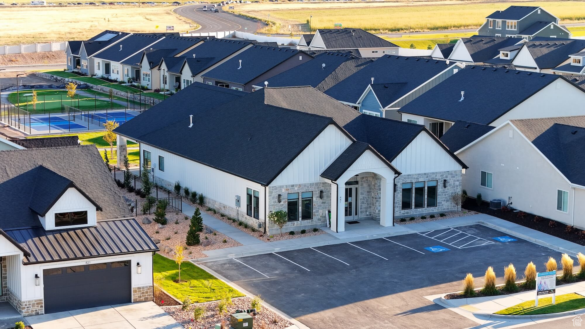 STARHAVEN VILLAS - Residential