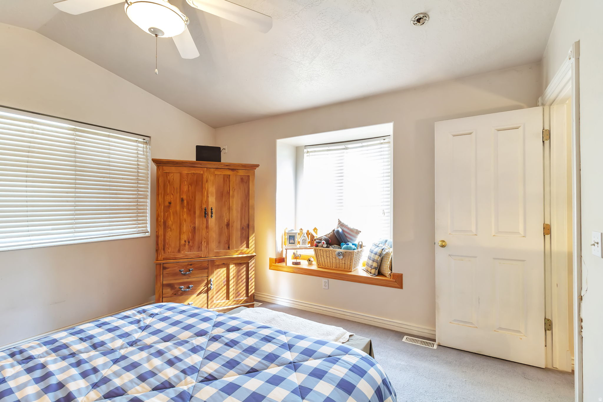 REGAL COUNTRY ESTATES - Residential