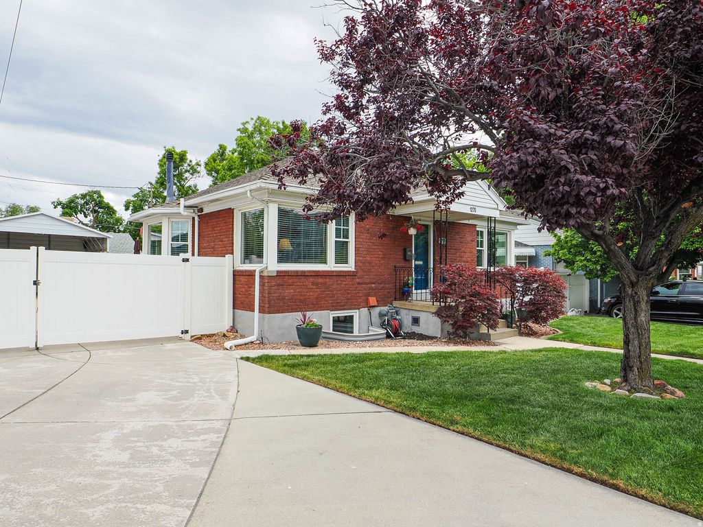 Photo of 1270 E DRIGGS AVE, Salt Lake City, UT 84106 (MLS # 2160494)