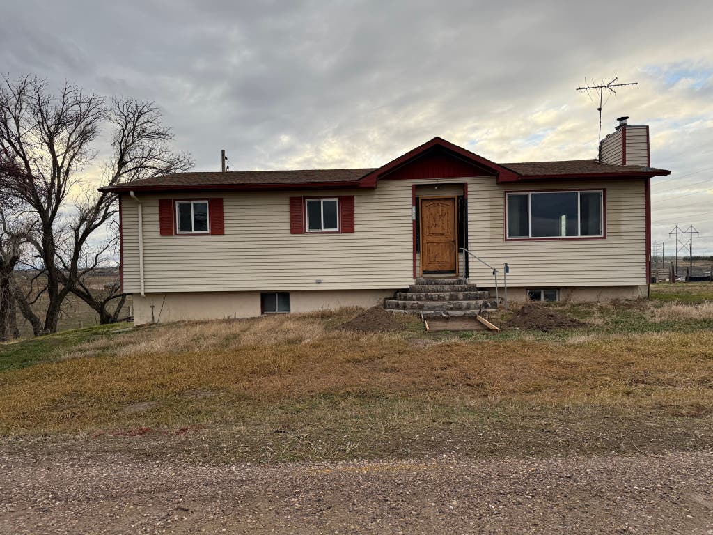 Photo of 2932 S ARTHUR St, American Falls, ID 83211 (MLS # 2177375)