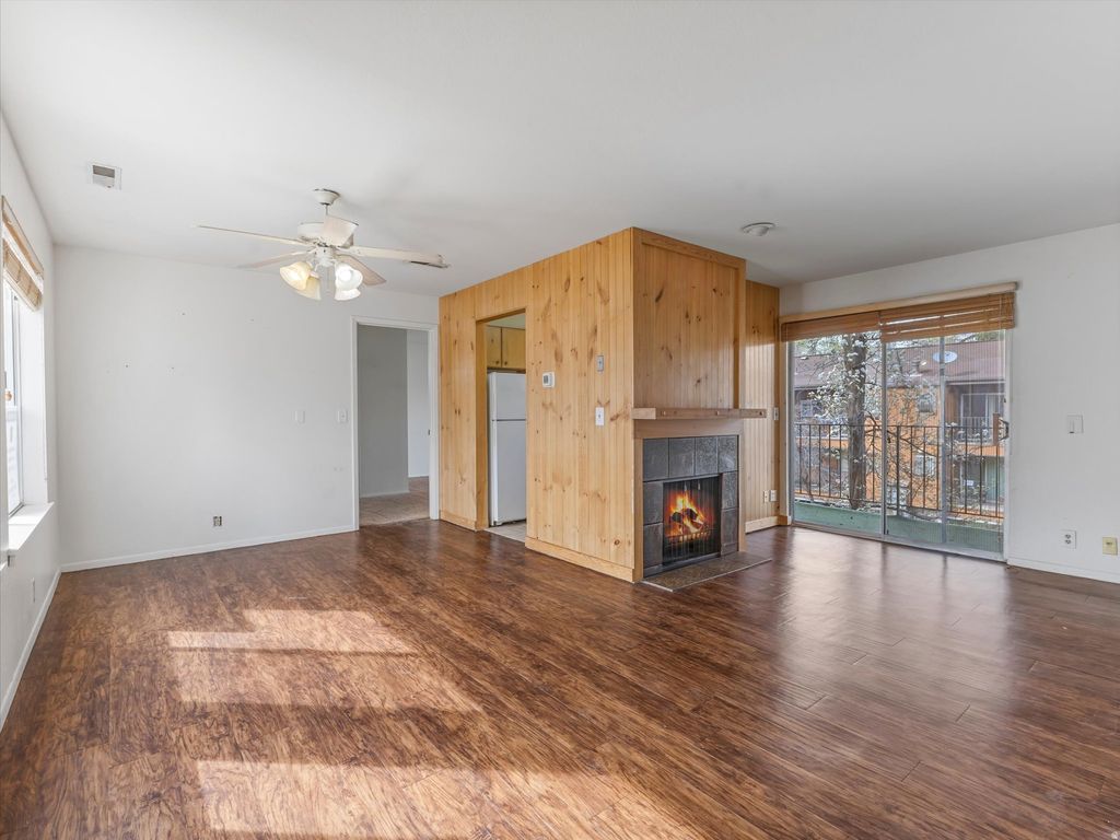 Photo of 2418 S ELIZABETH ST #5, Salt Lake City, UT 84106 (MLS # 2139978)