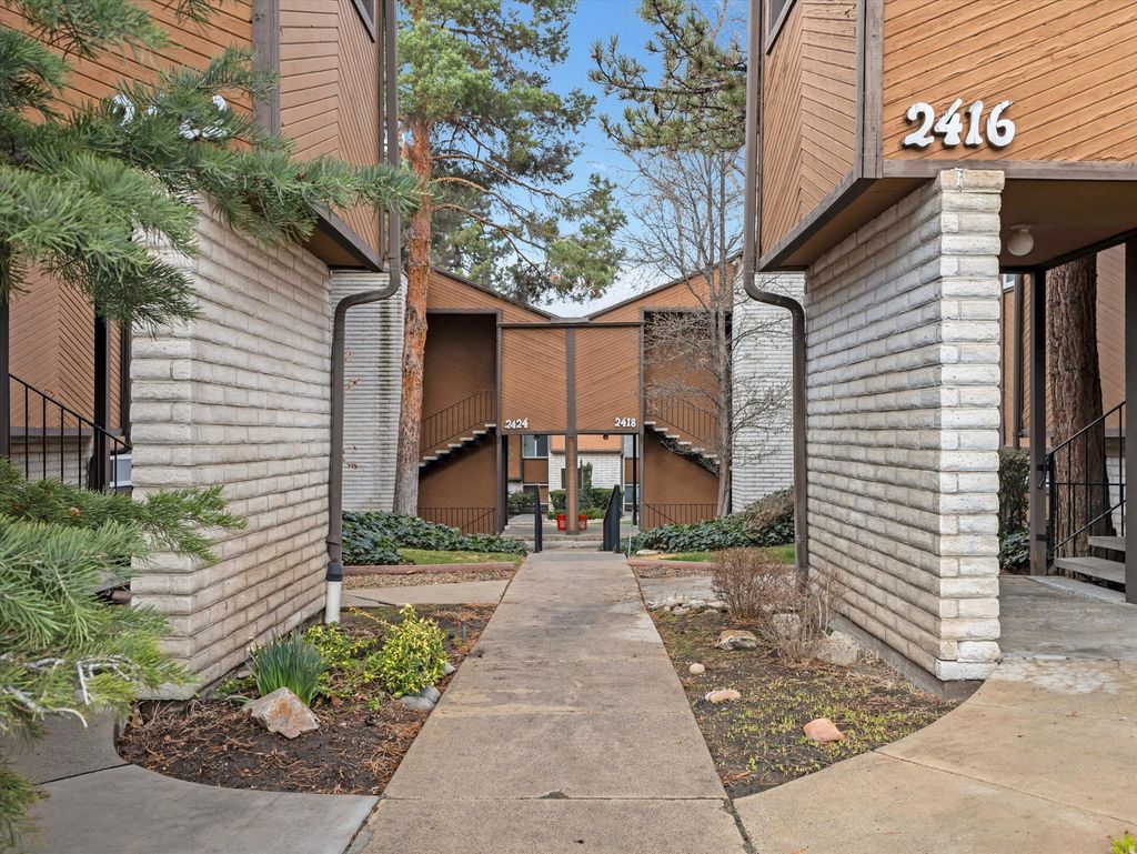 Photo of 2418 S ELIZABETH ST #5, Salt Lake City, UT 84106 (MLS # 2139978)