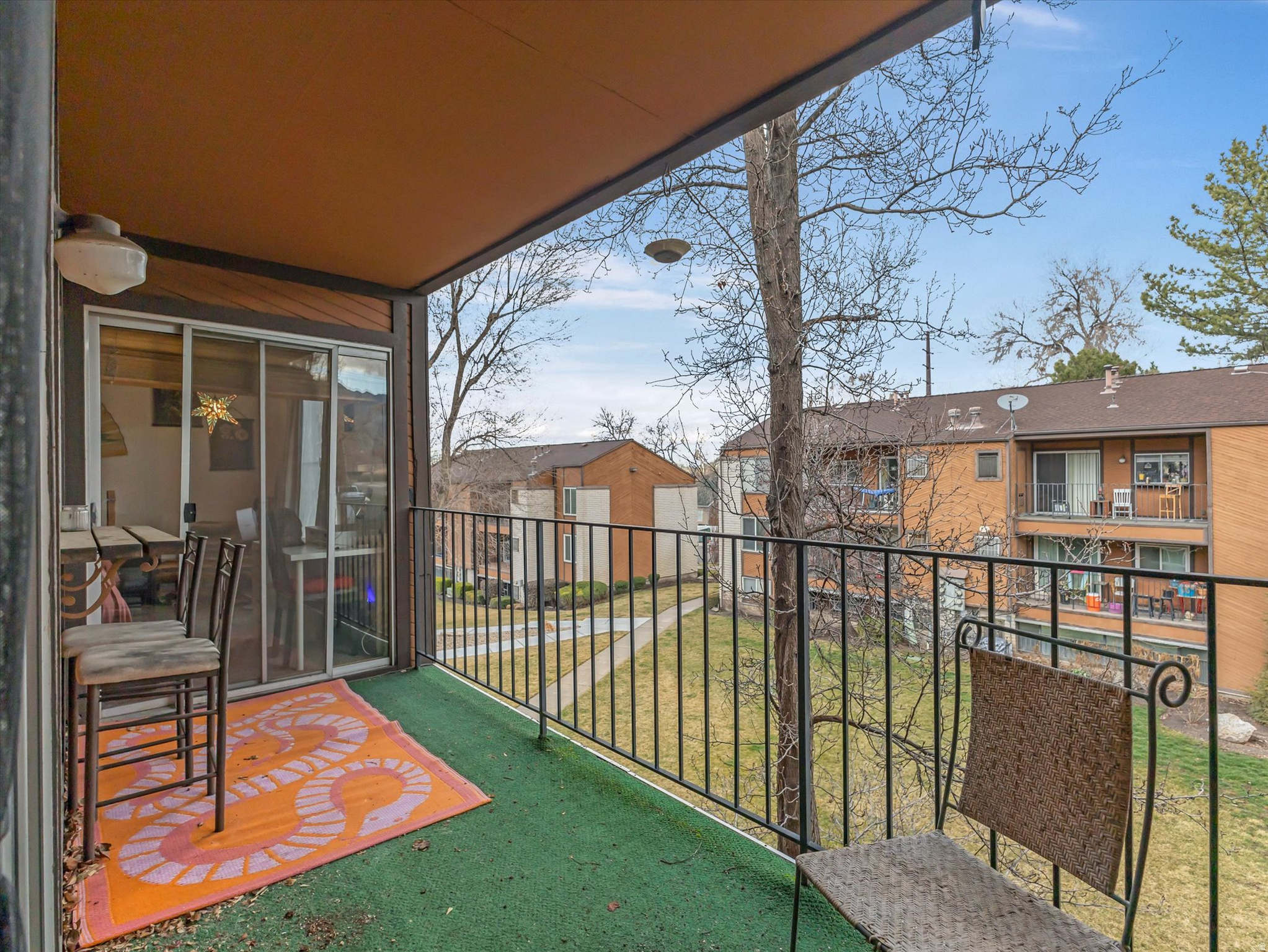 WOOD HOLLOW CONDOMINIUM - Residential