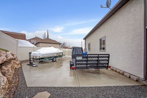 Tiny photo for 1348 E 2450 N, North Ogden, UT 84414 (MLS # 2124179)