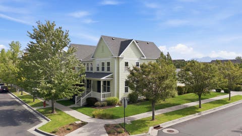 Townhouse For Sale - 10537 S Oquirrh Lake Rd<br/> South Jordan, UT 84009