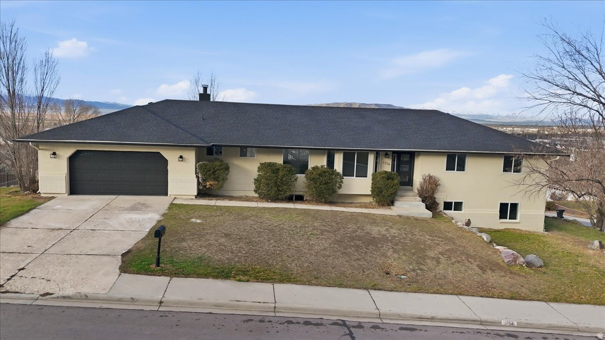 EAGLES VIEW - Residential