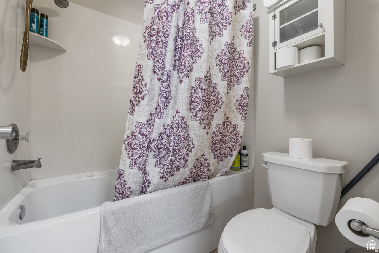 WHITE PINES - Residential