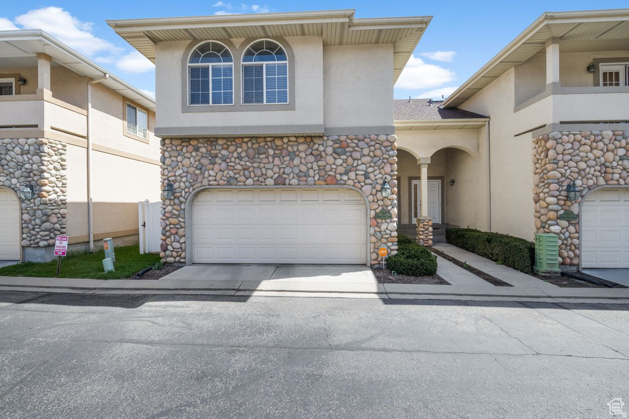 WHITE PINES - Residential