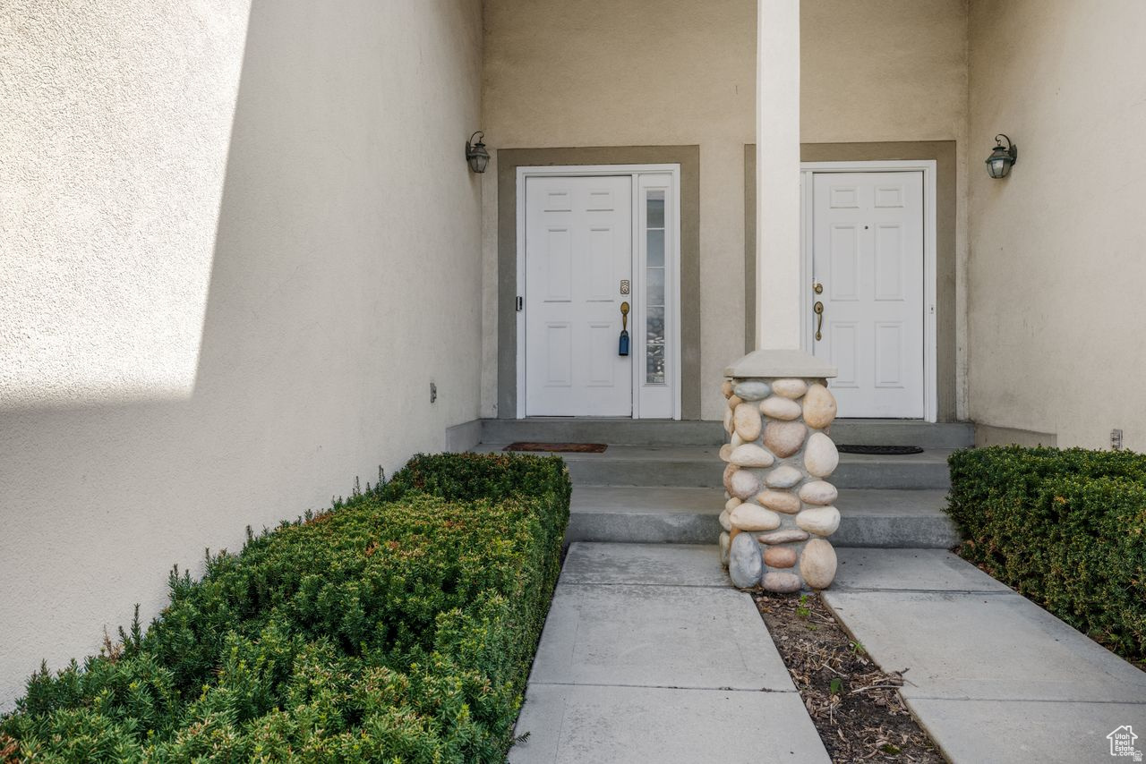 WHITE PINES - Residential