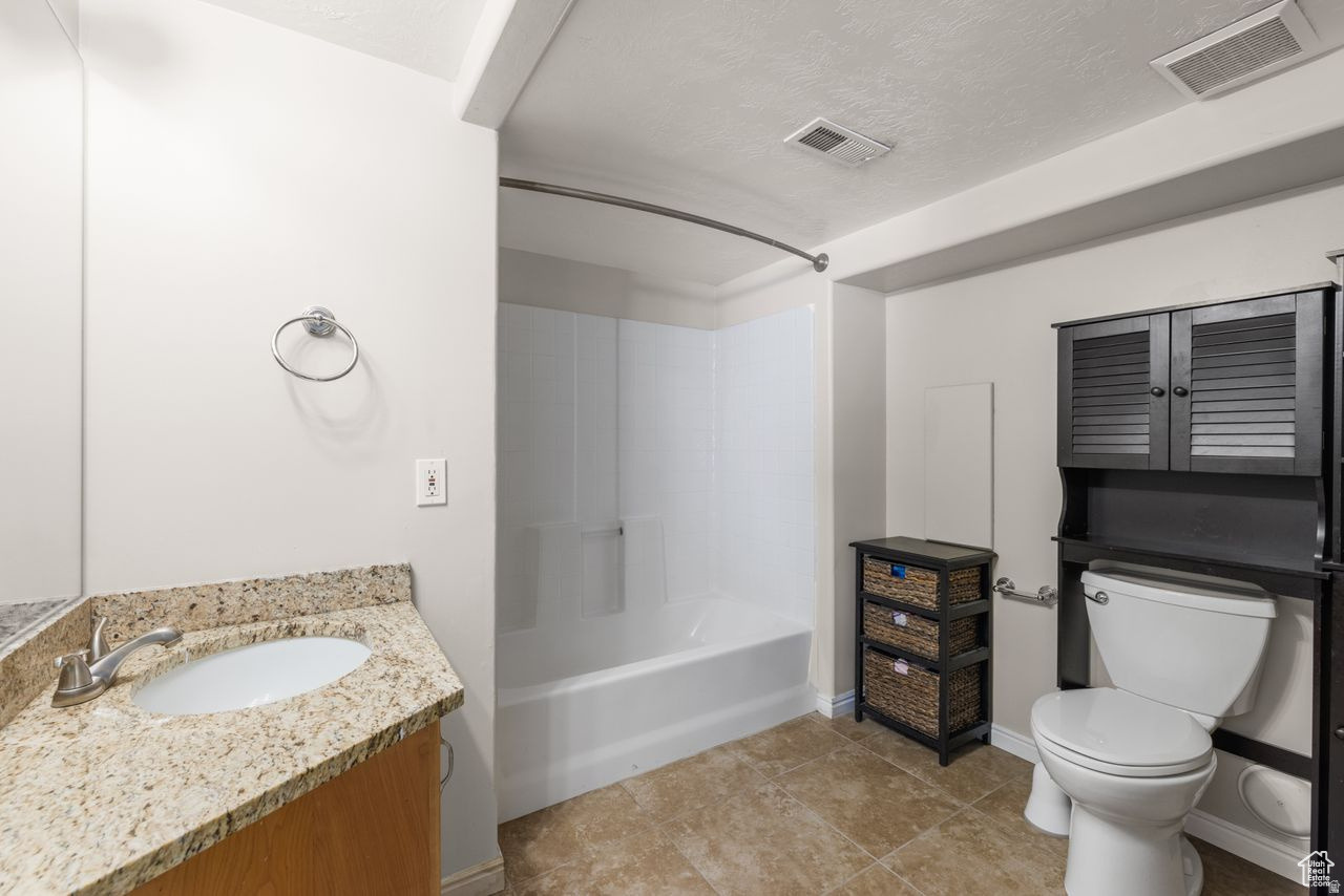 WHITE PINES - Residential