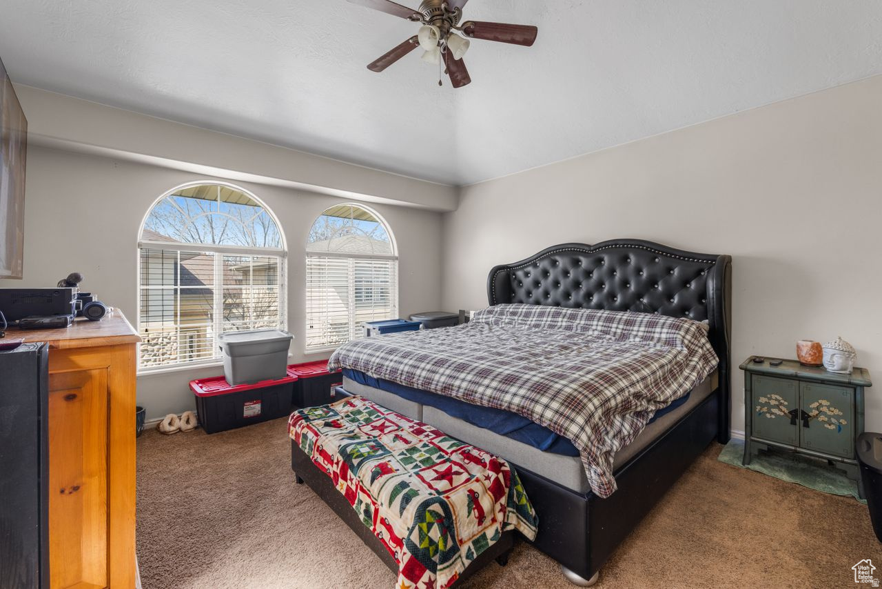 WHITE PINES - Residential