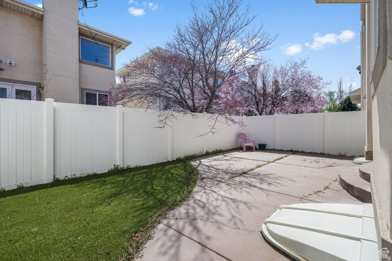 WHITE PINES - Residential