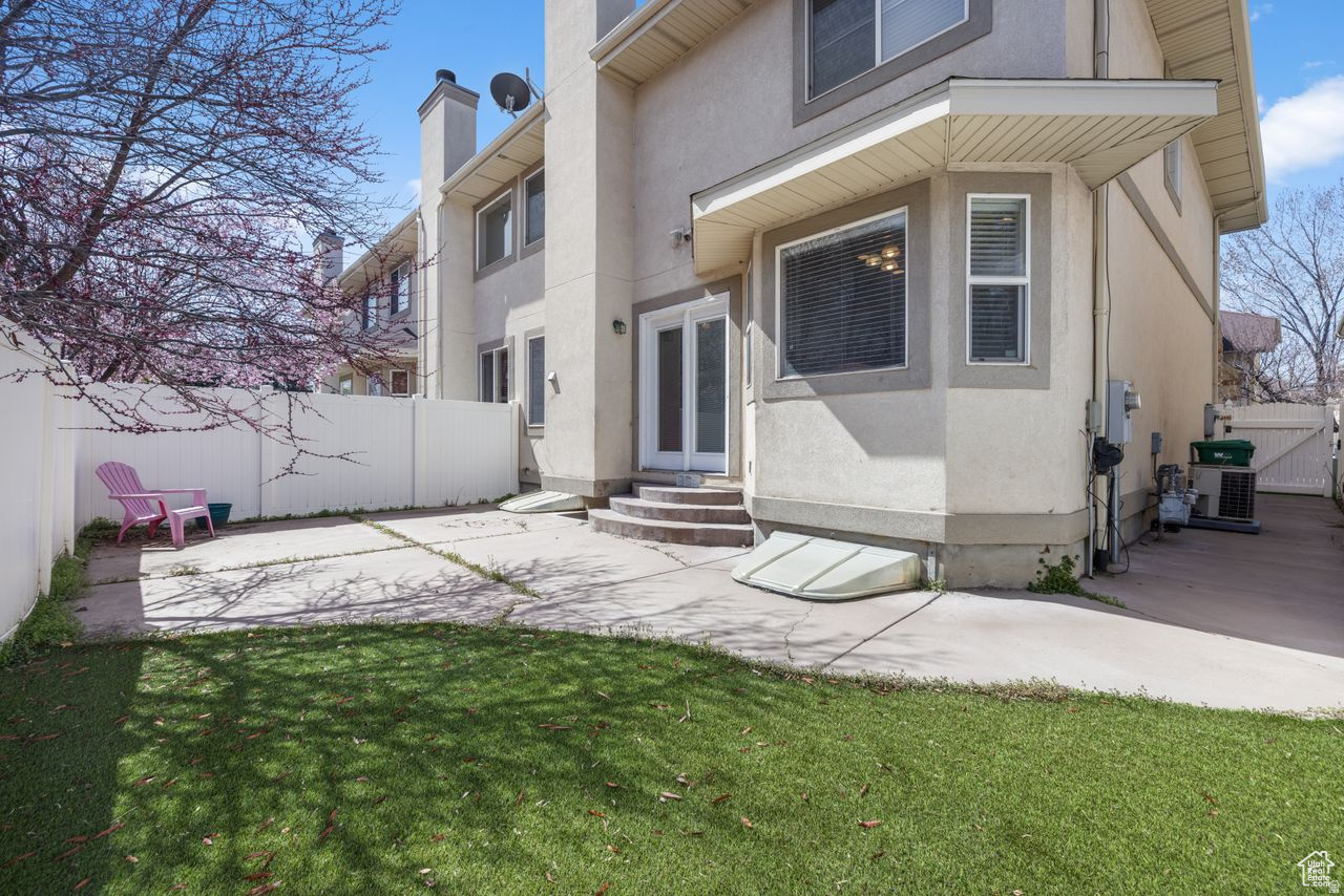 WHITE PINES - Residential