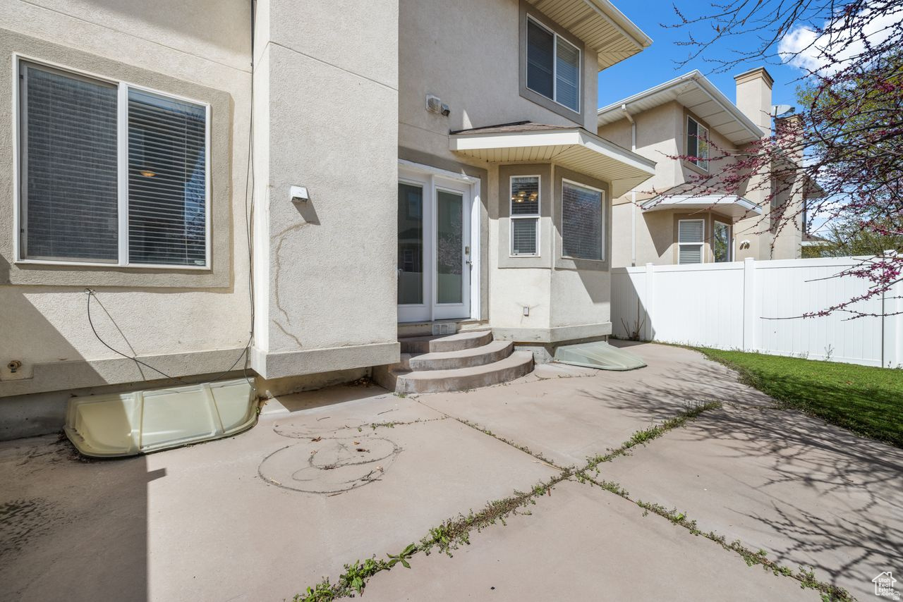 WHITE PINES - Residential