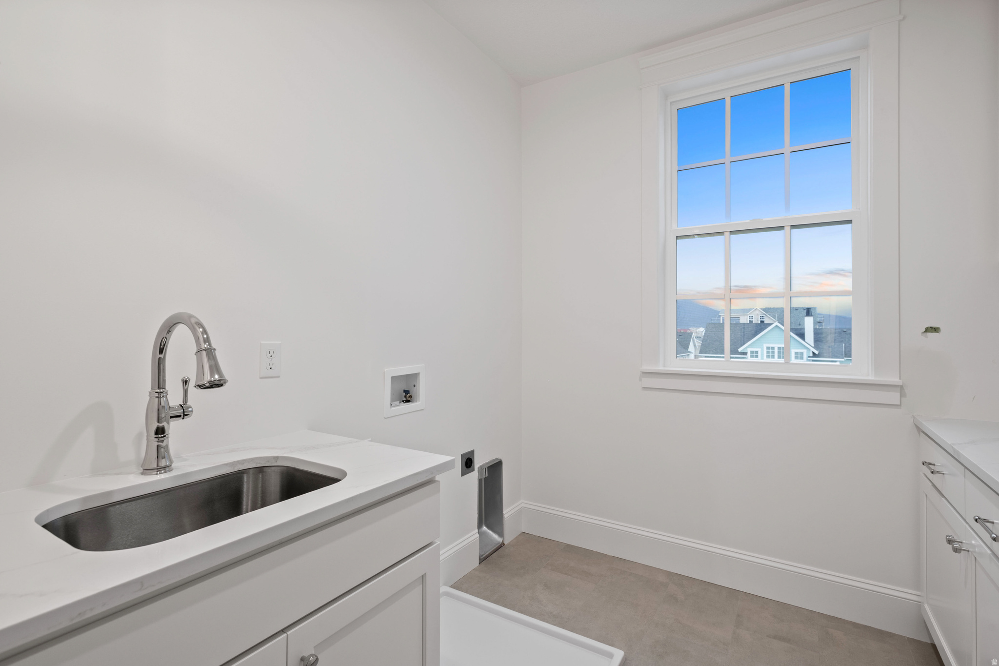 DAYBREAK - Residential