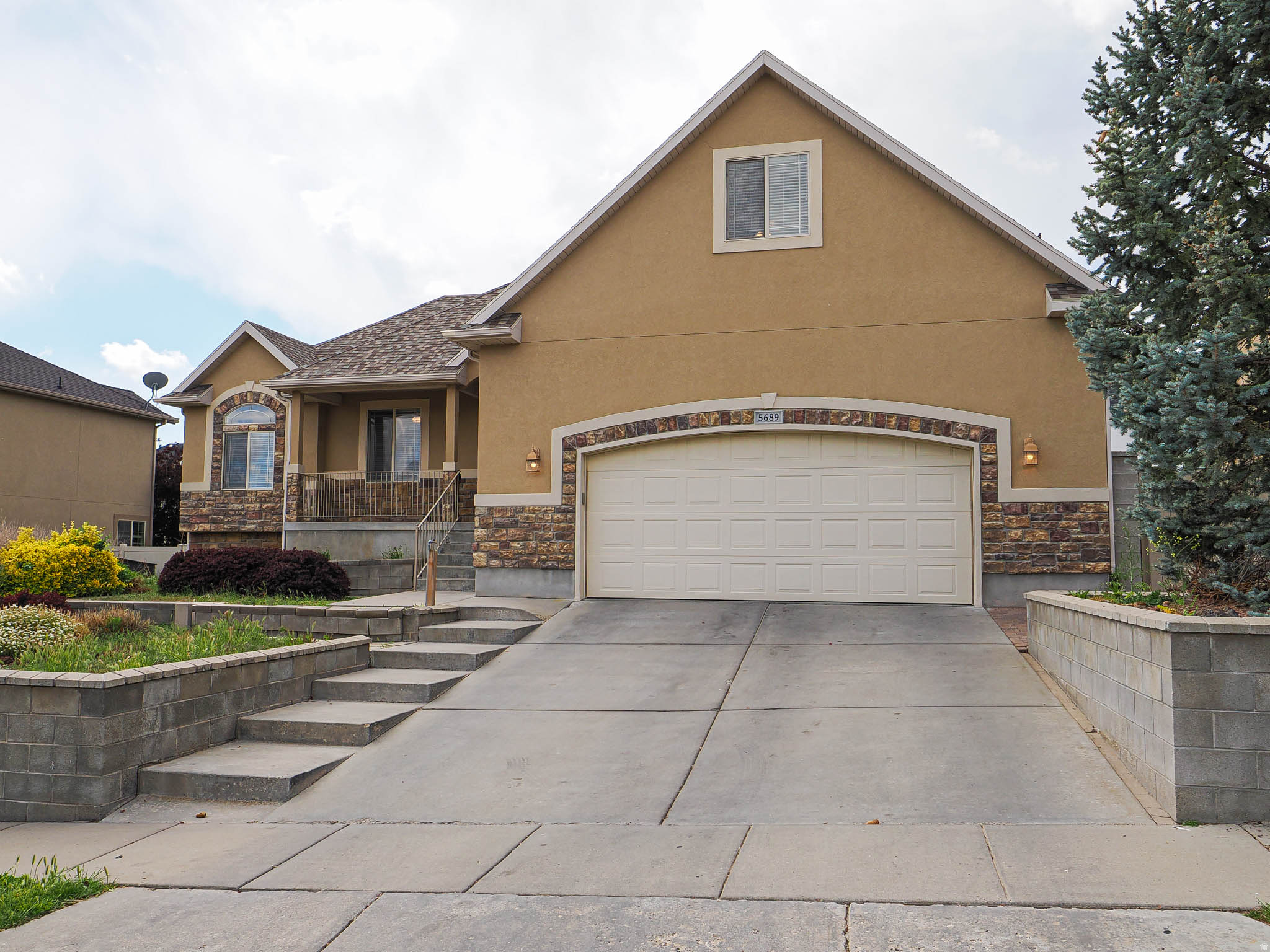 SIENA VISTA - Residential
