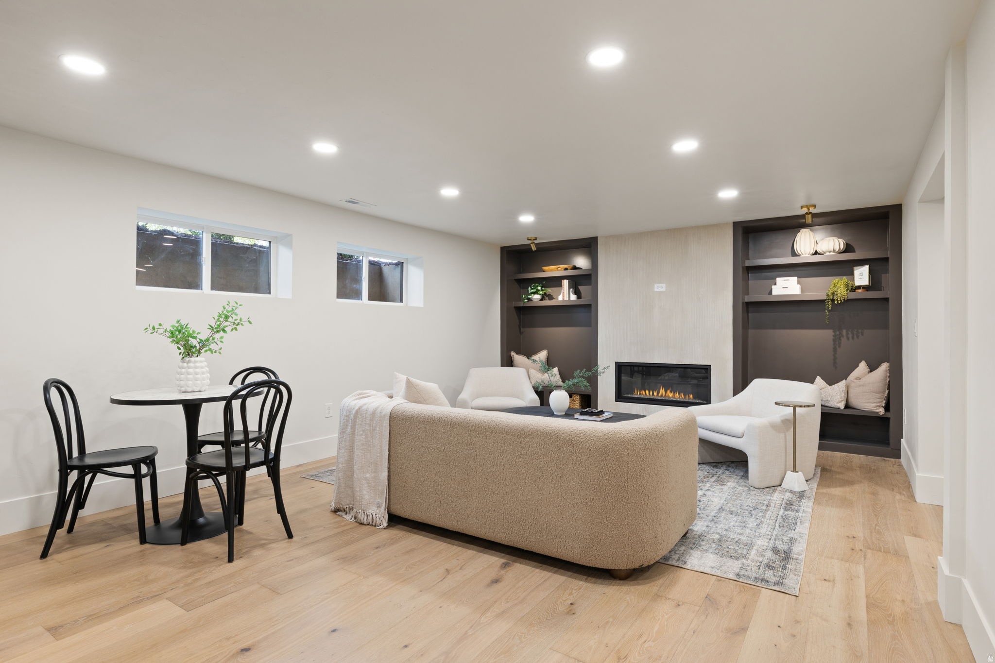 OAK HILLS - Residential