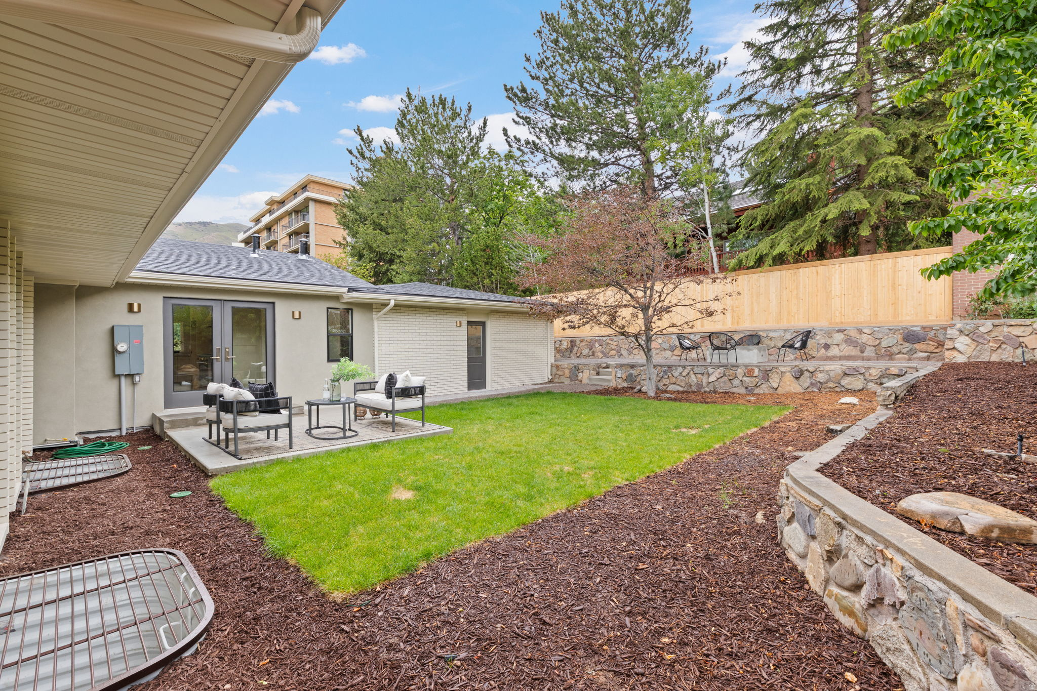 OAK HILLS - Residential